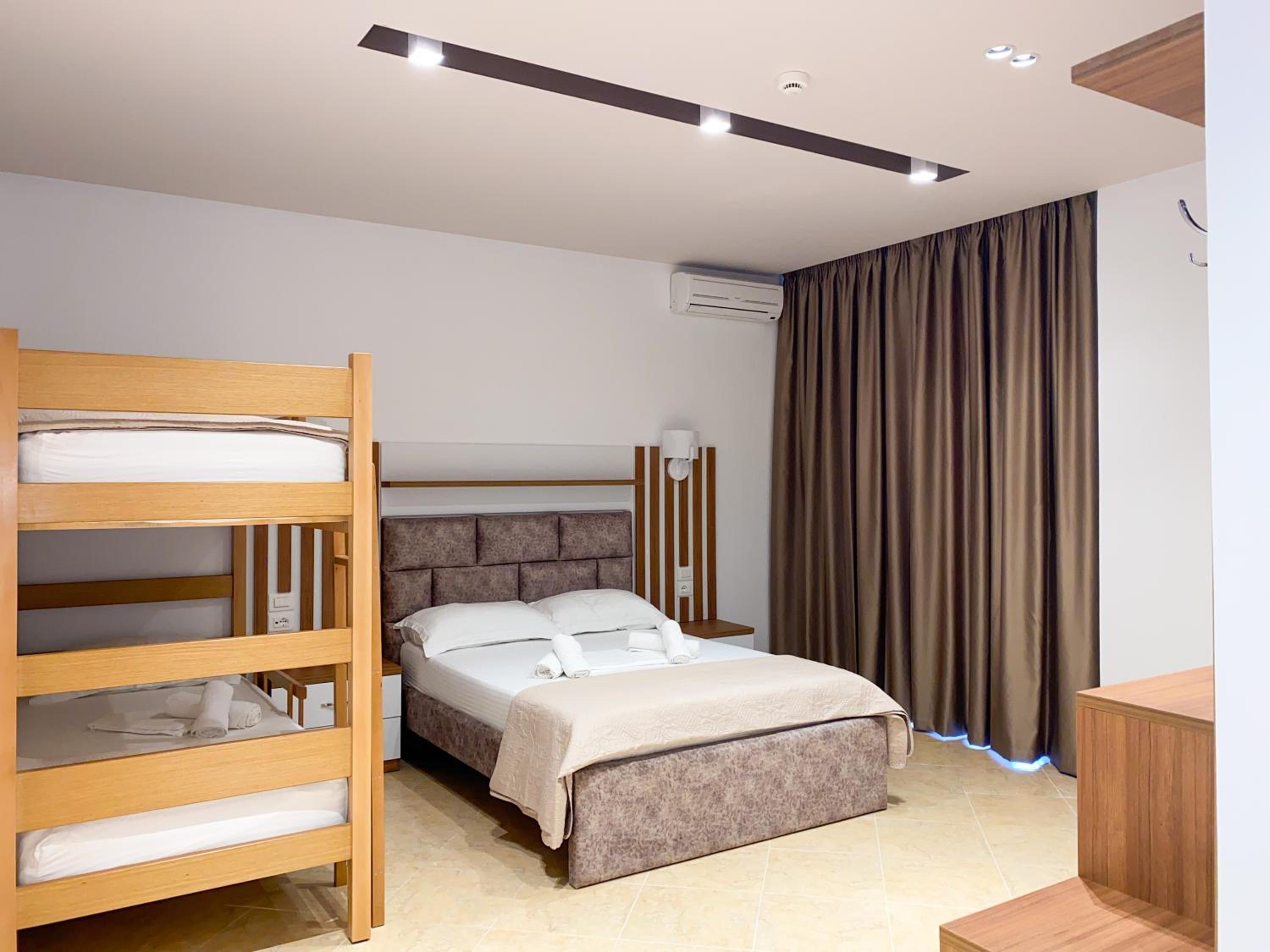 Quadruple Room with Sea View