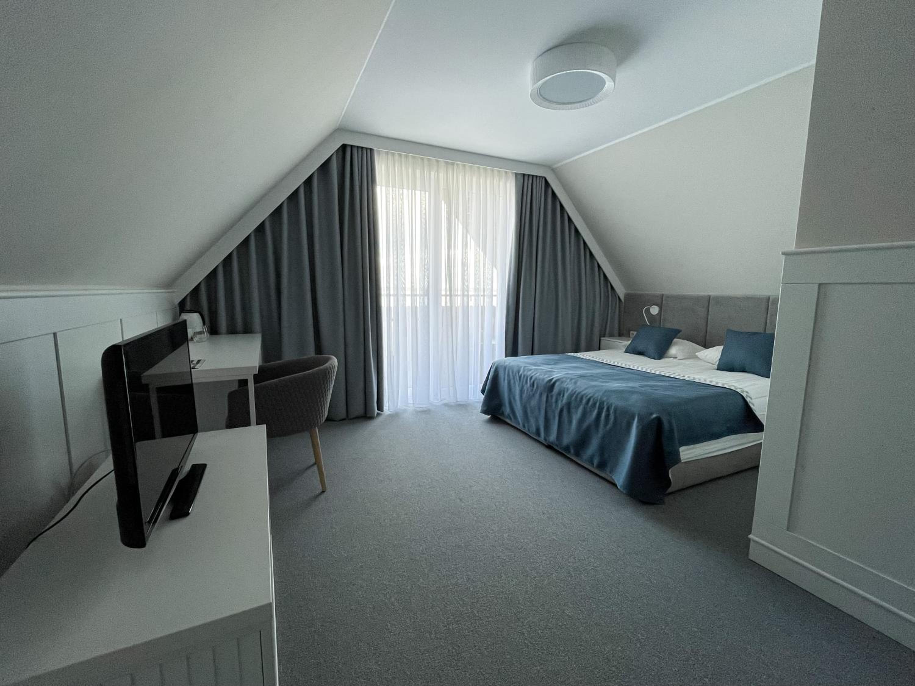 Deluxe Double Room with Balcony photo 1
