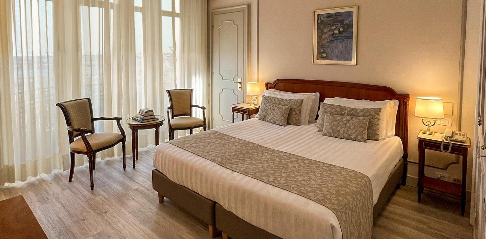 Double Room with Lake View - Photo 15