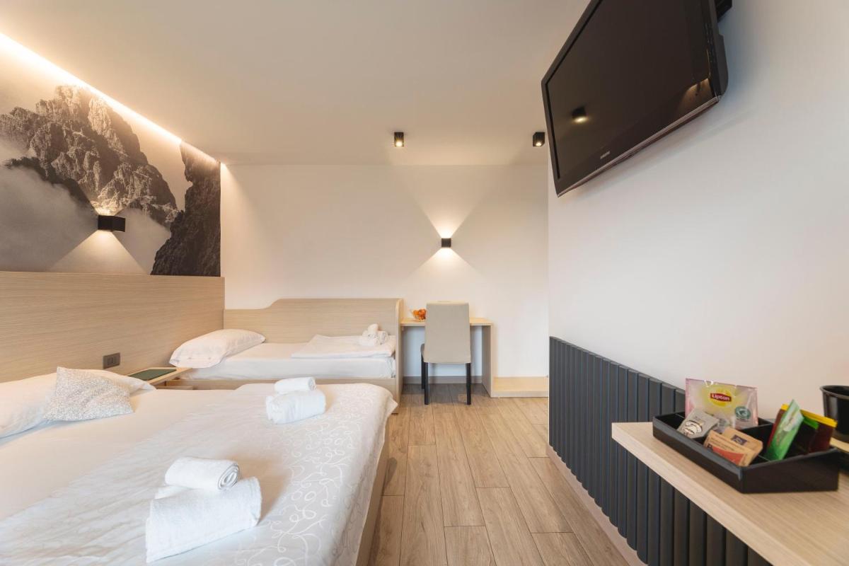 Superior Triple Room photo 2