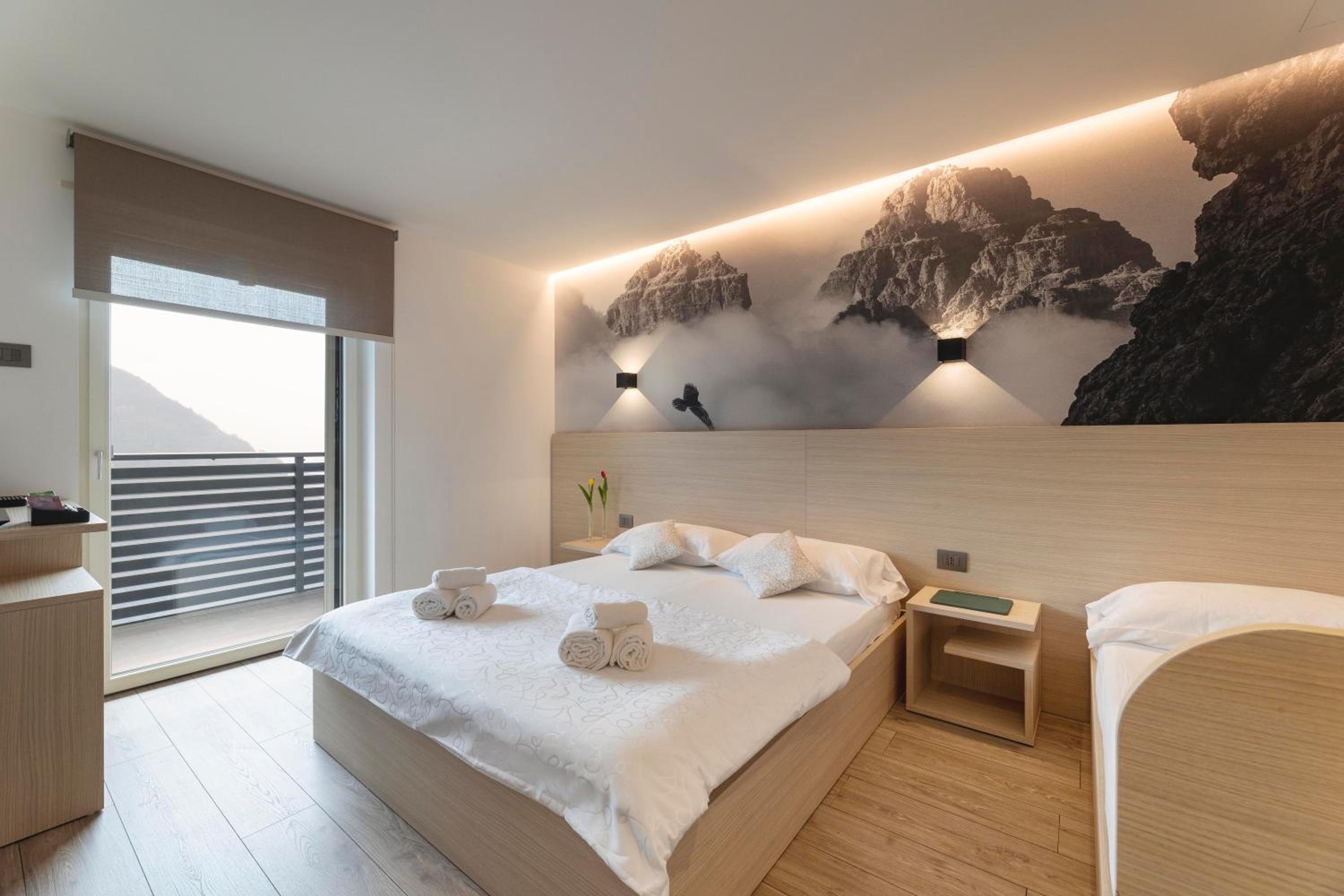 Superior Triple Room photo 3