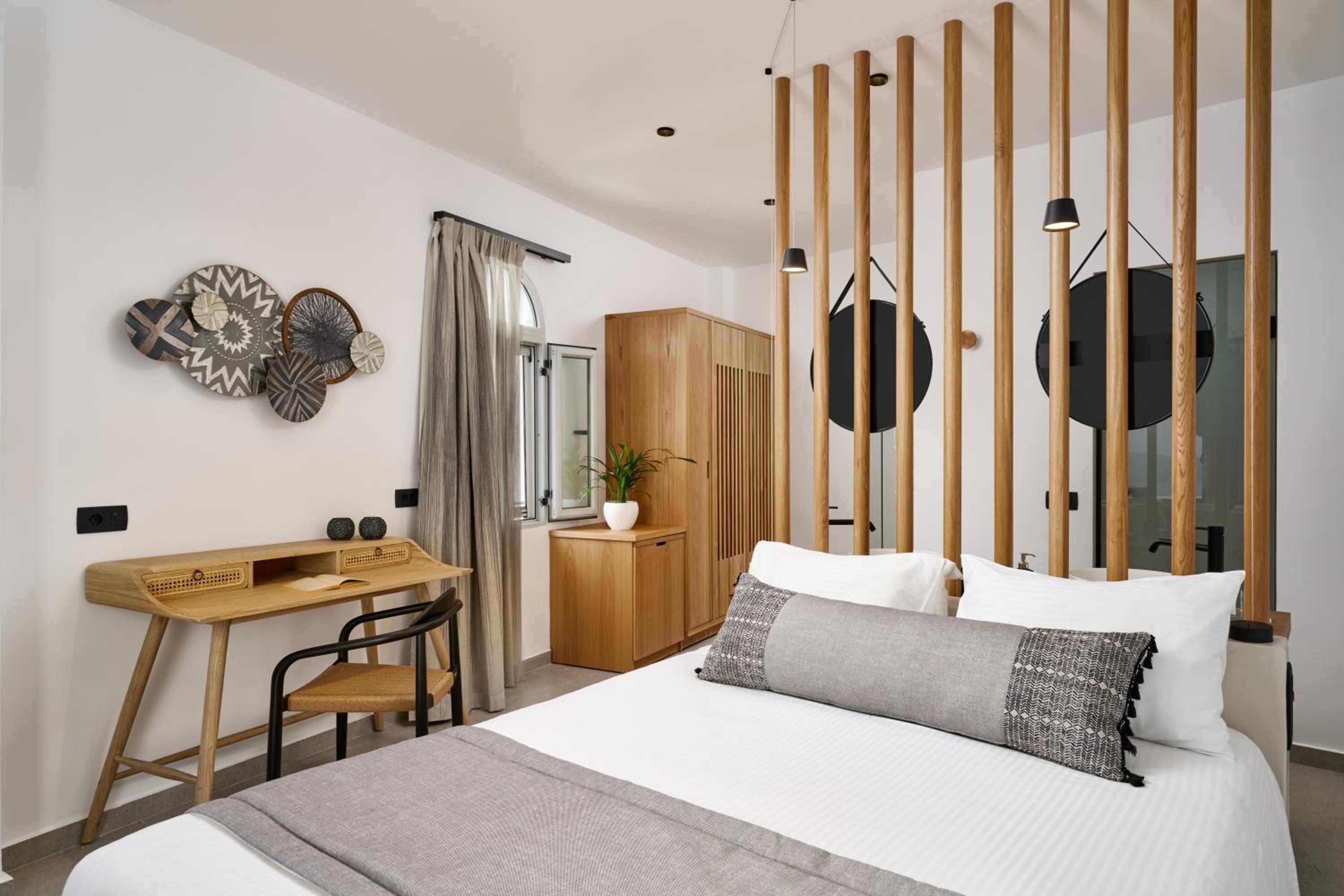 Superior Double Room with Caldera View - Photo 11