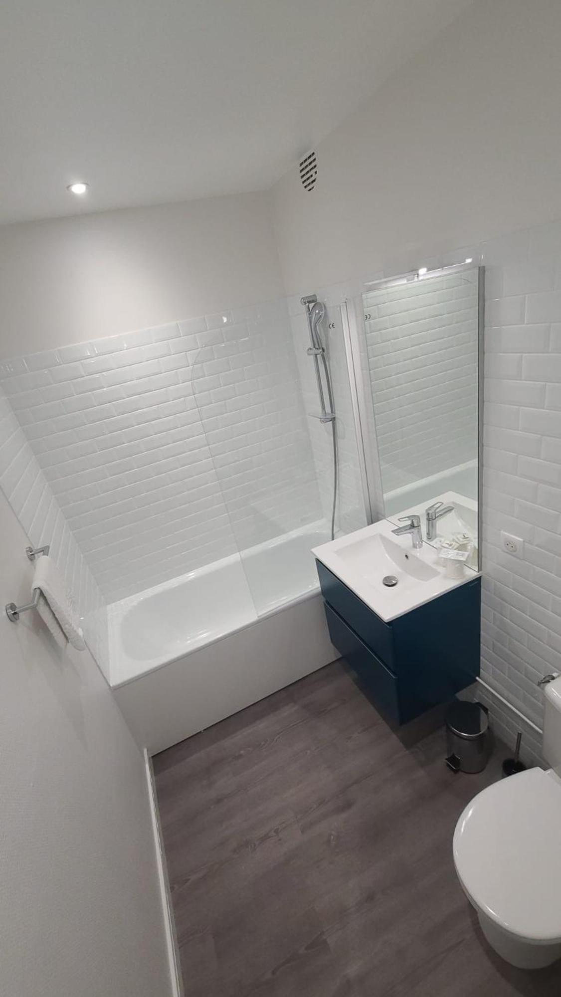 Suite - Photo 2
