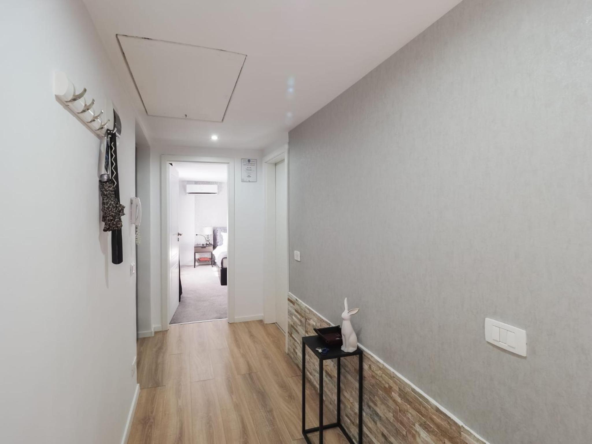 One-Bedroom Apartment - Photo 17