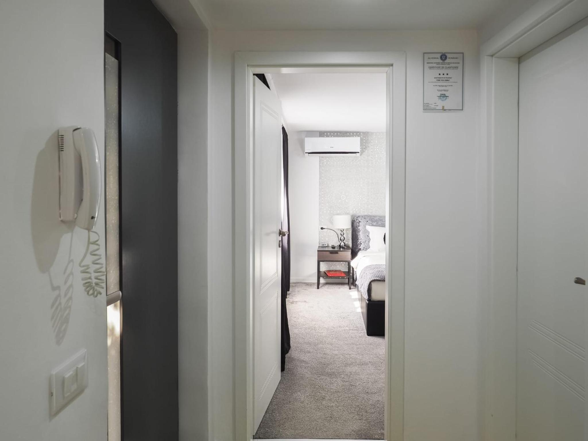 One-Bedroom Apartment - Photo 18