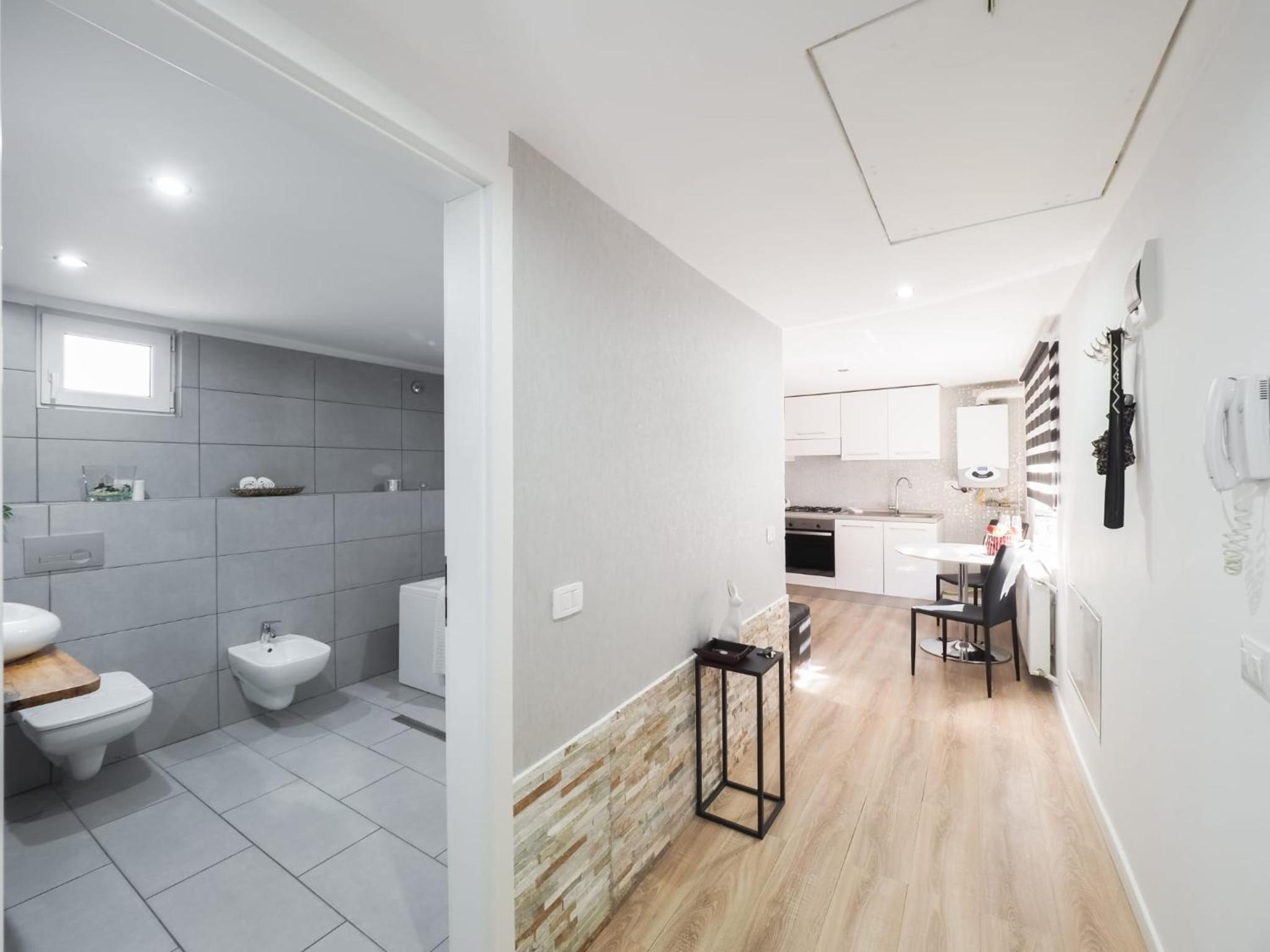 One-Bedroom Apartment - Photo 11