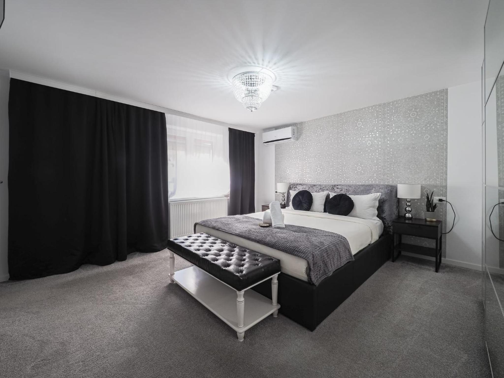 One-Bedroom Apartment - Photo 1