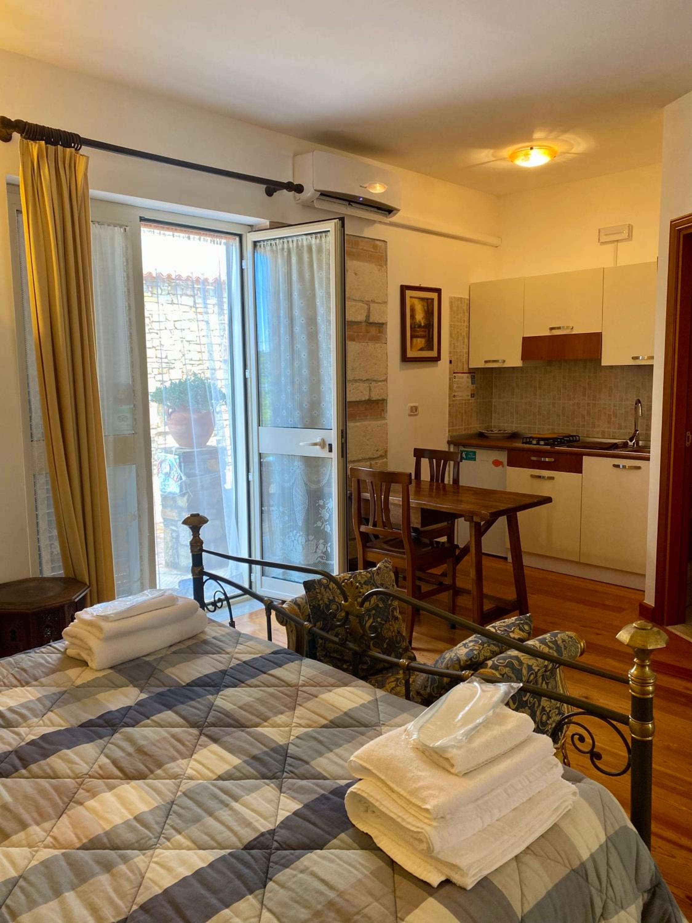 One-Bedroom House photo 3