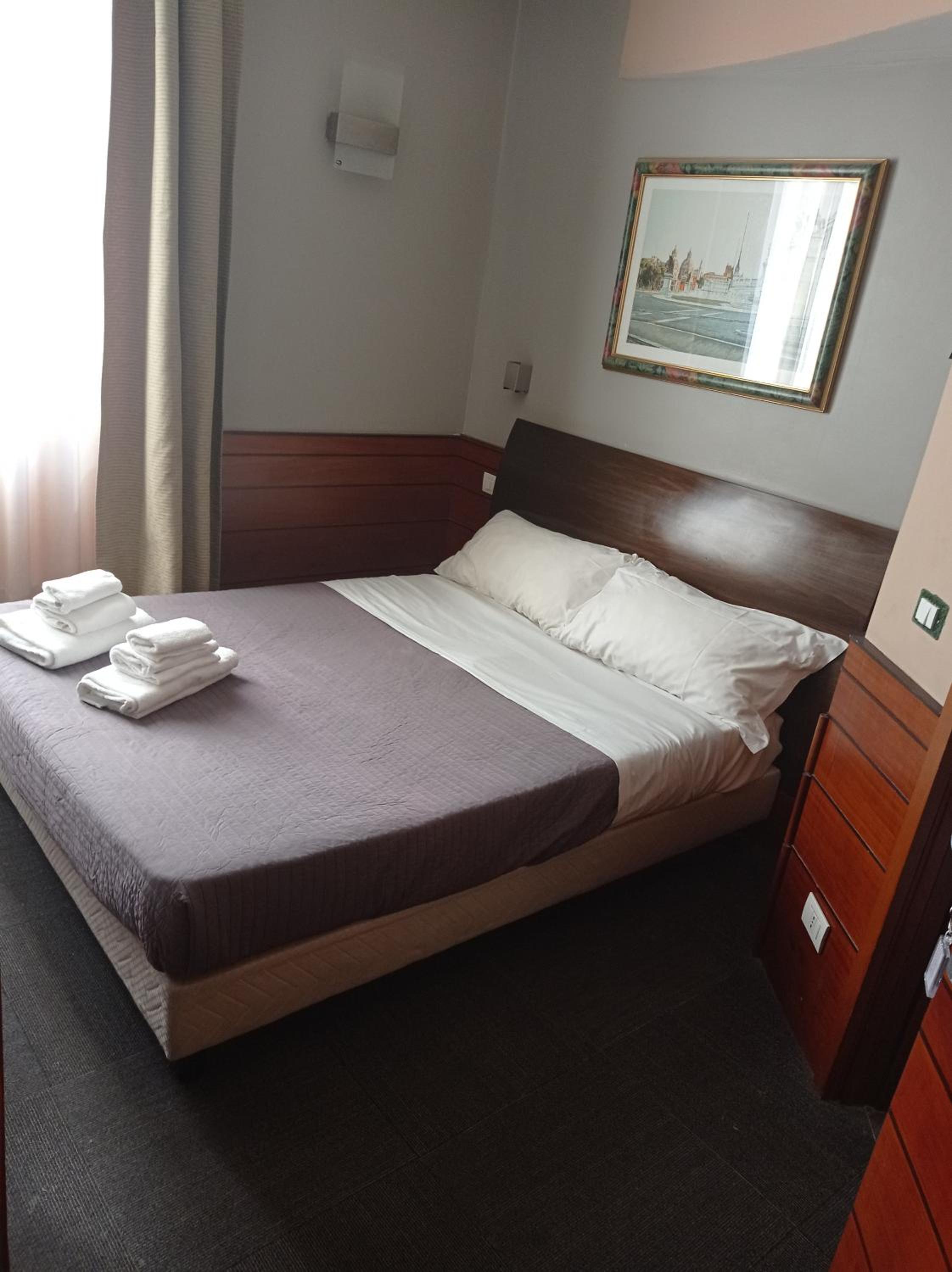 Small Single Room photo 1