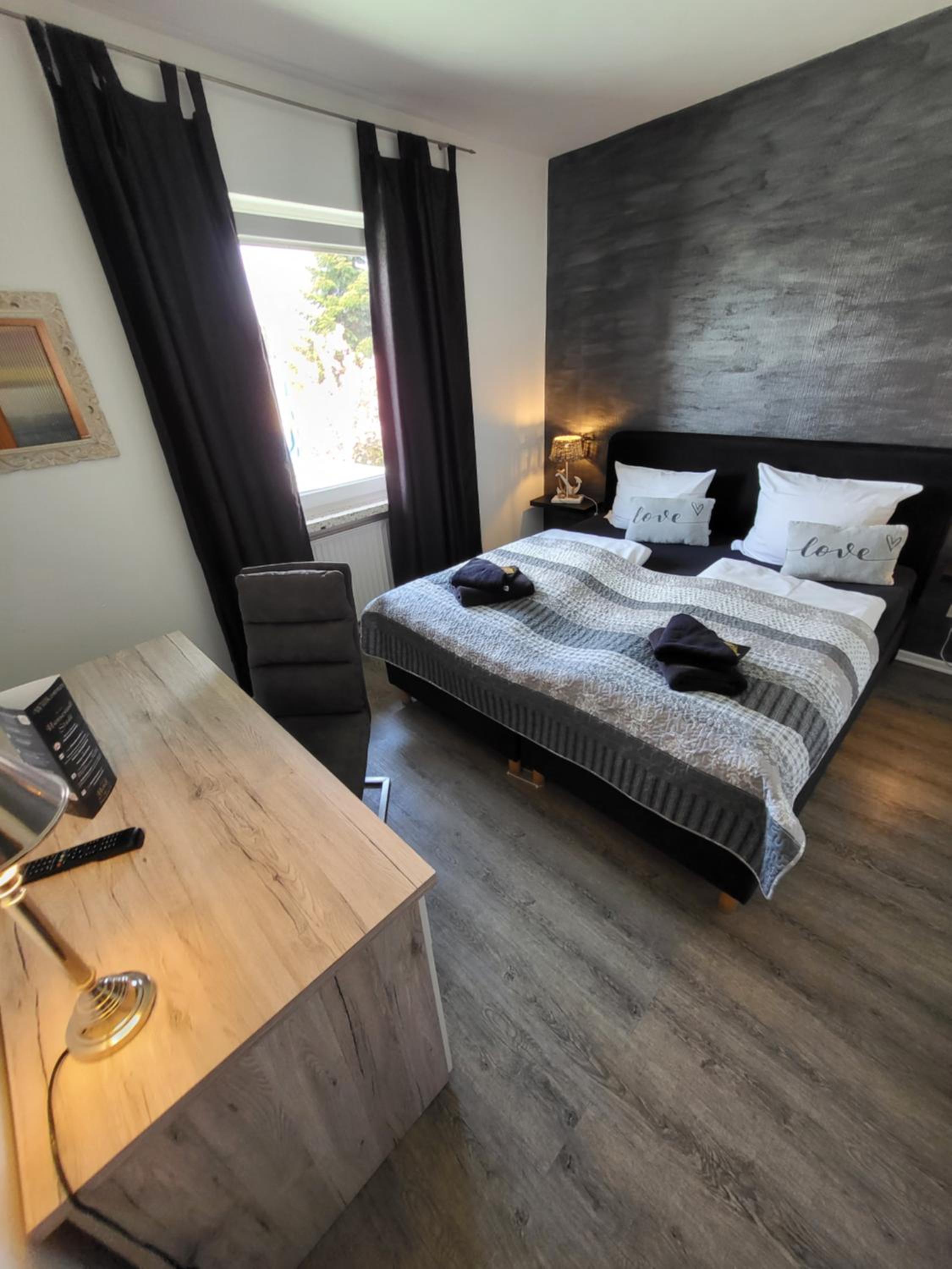 Standard Double Room - Photo 3