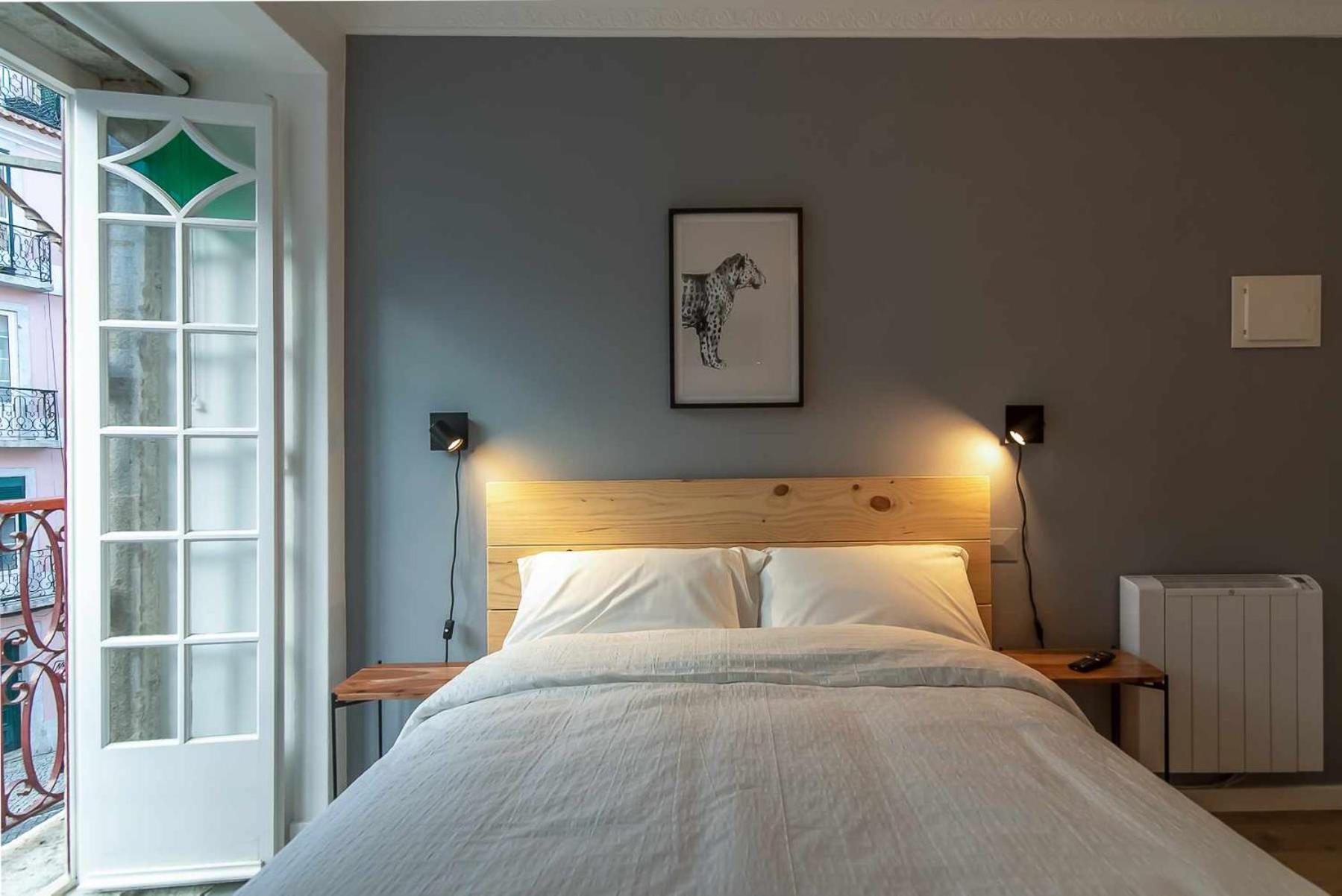 Queen Room with Shared Bathroom