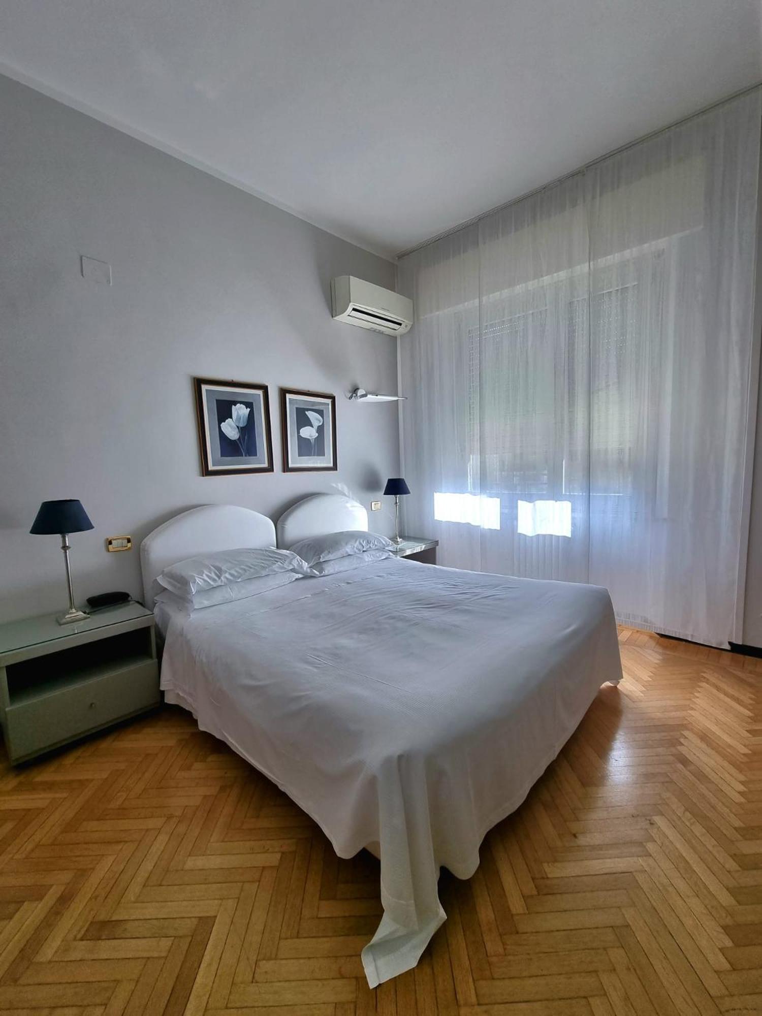 Double Room - Photo 2