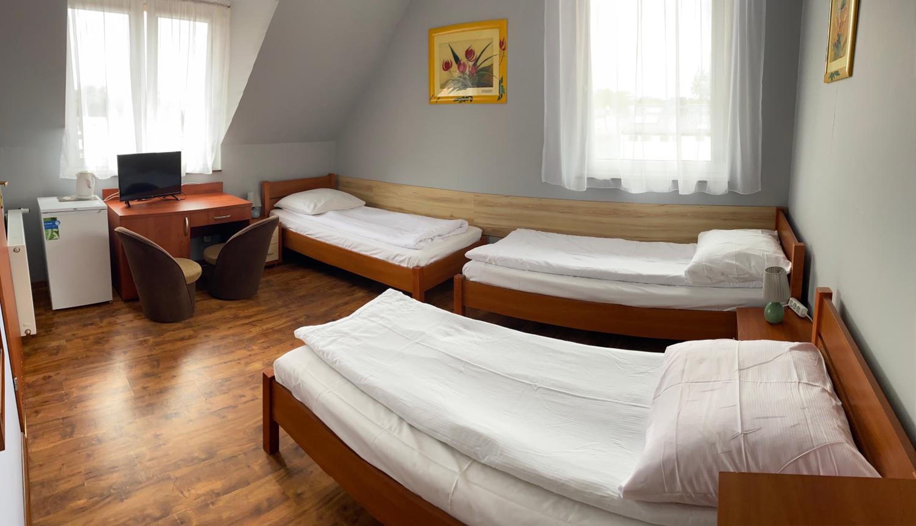 Basic Triple Room photo 2