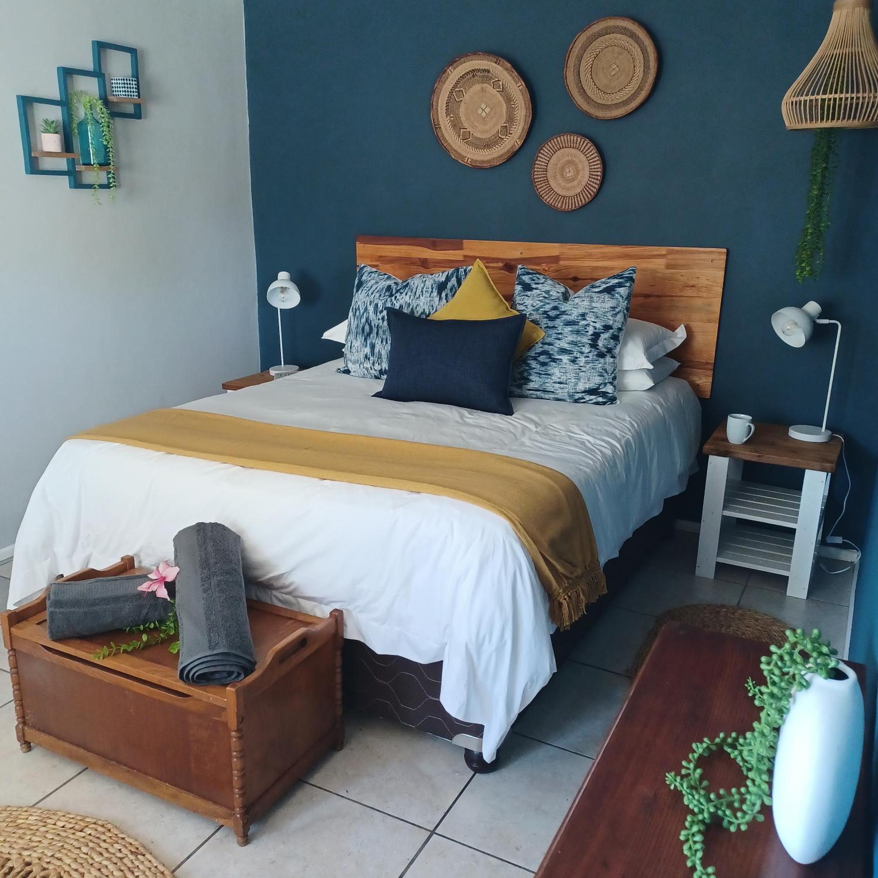 One-Bedroom Apartment - Photo 2