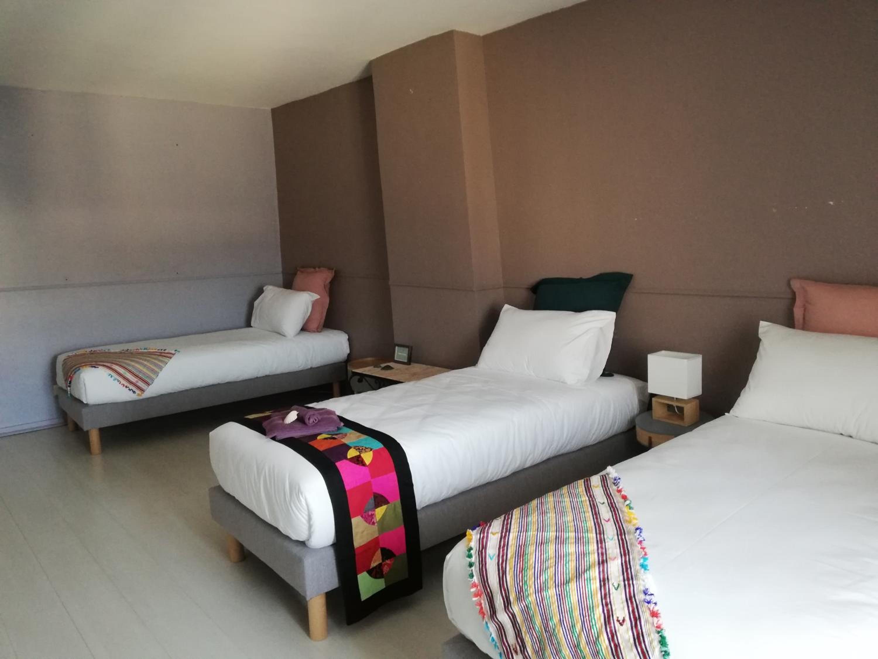 Triple Room with Private Bathroom - Photo 9