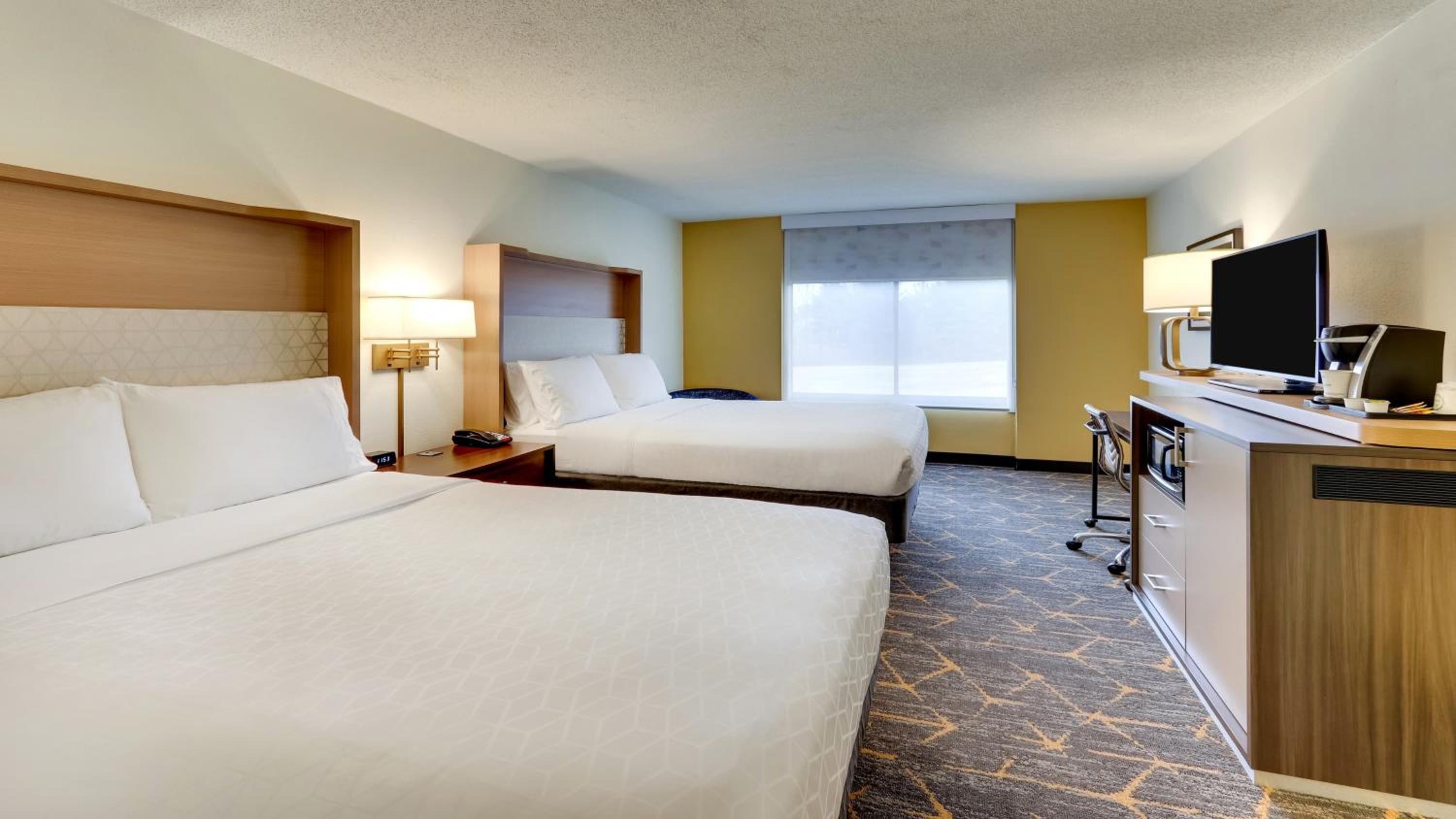Room with Two Beds - Hearing Accessible - Non-Smoking - Photo 1