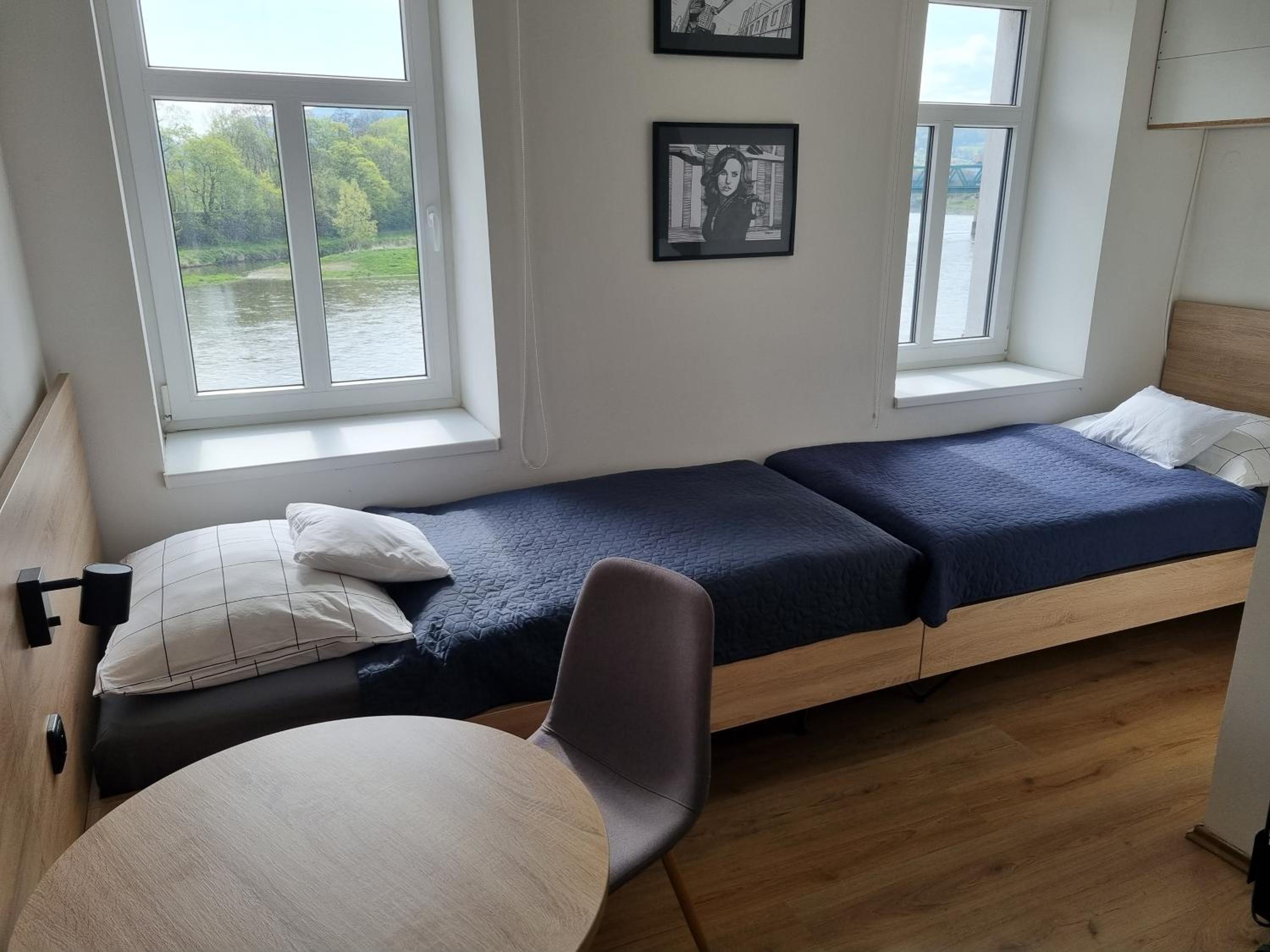 Apartment with Terrace - Photo 4