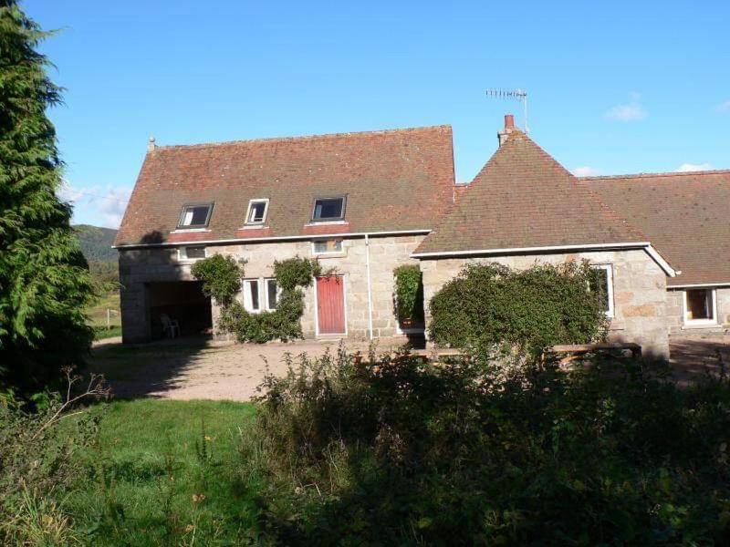 Four-Bedroom House - Photo 10