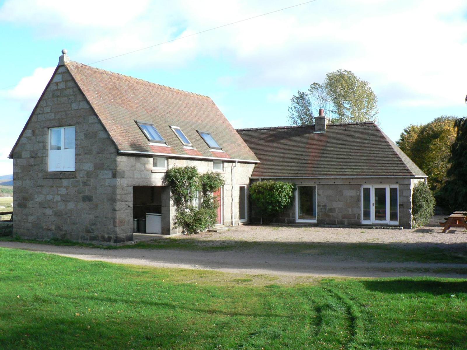 Four-Bedroom House - Photo 12