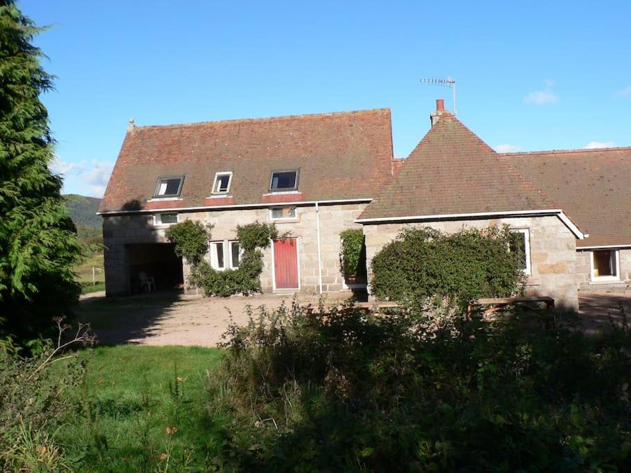 Four-Bedroom House - Photo 11
