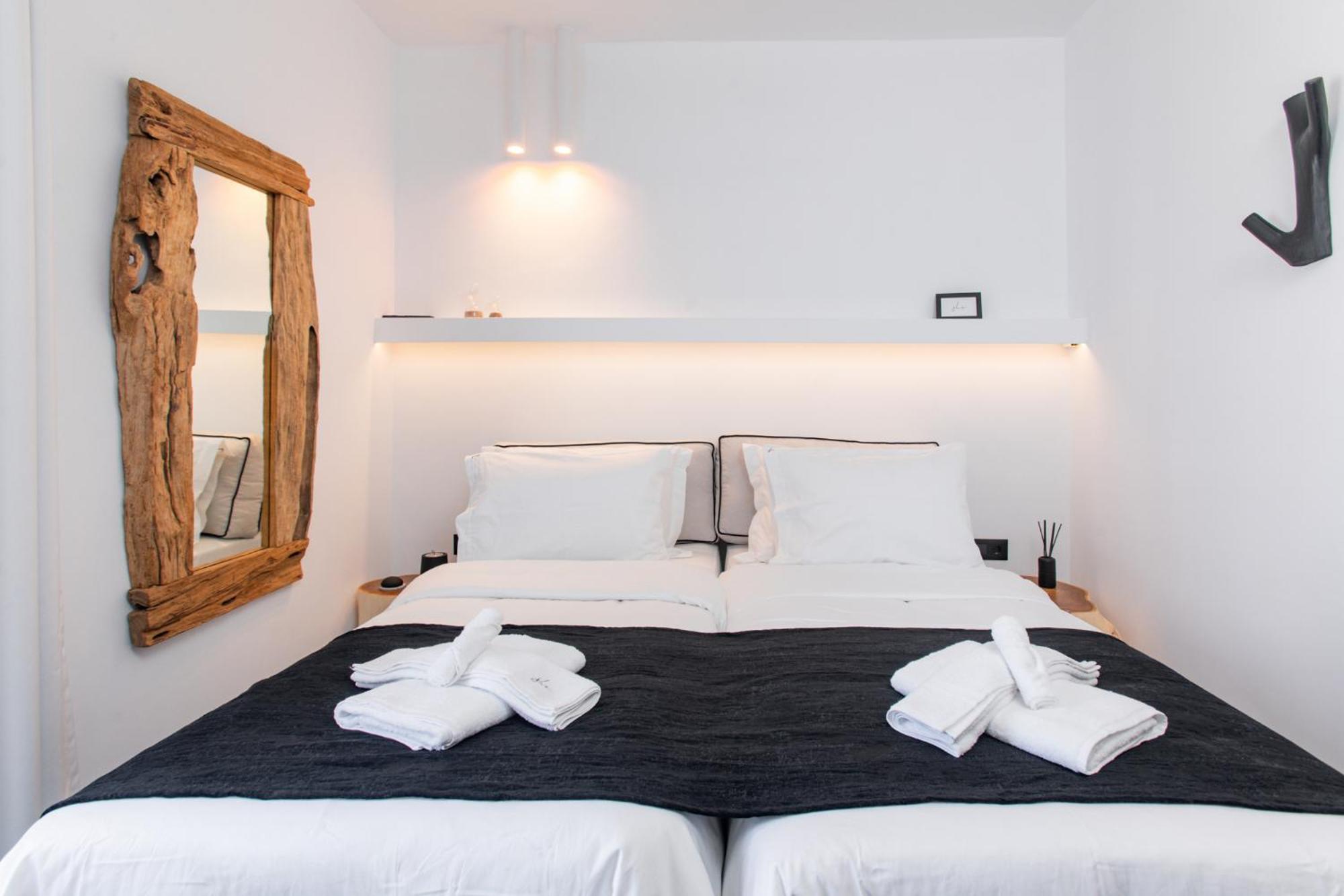 Double Room with Balcony - Photo 24