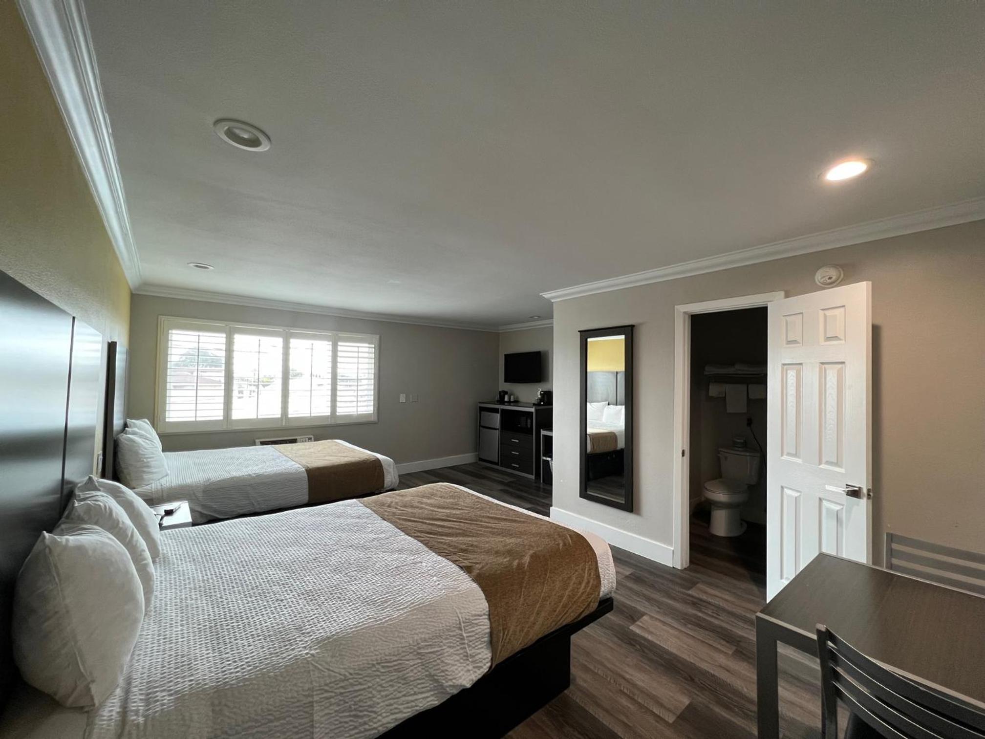 Queen Room with Two Queen Beds