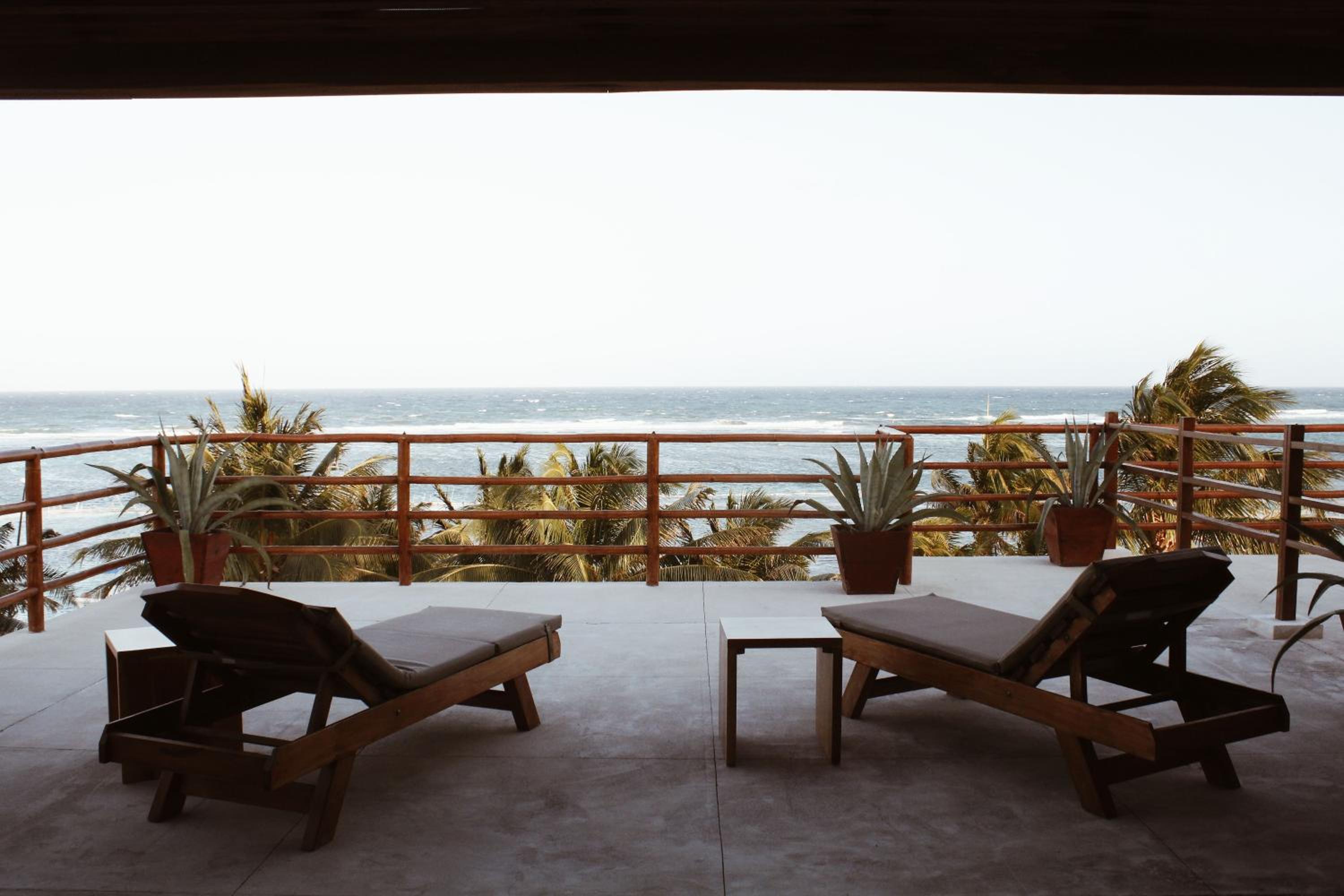 Deluxe Suite with Sea View - Photo 2