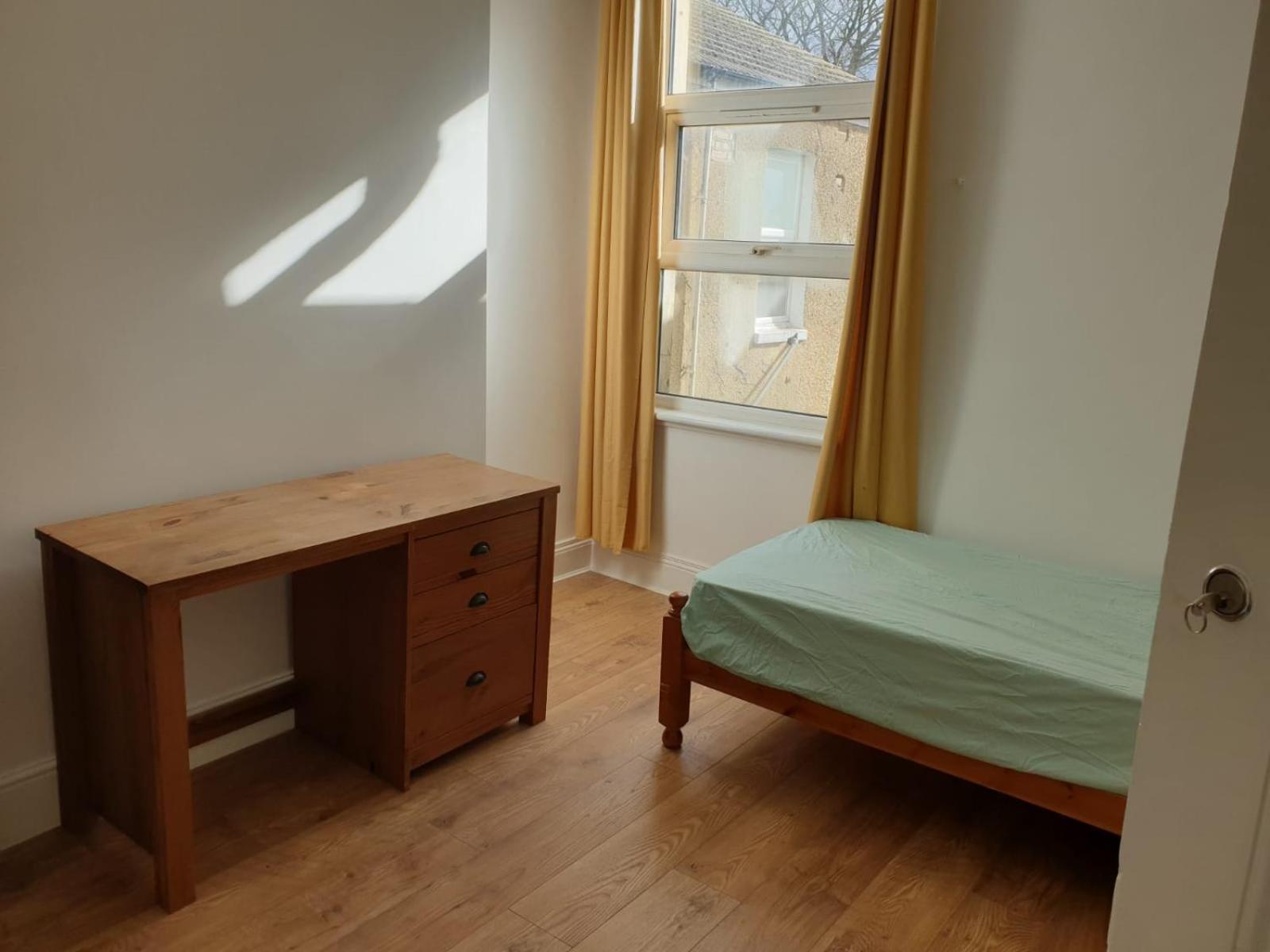 Single Room photo 3