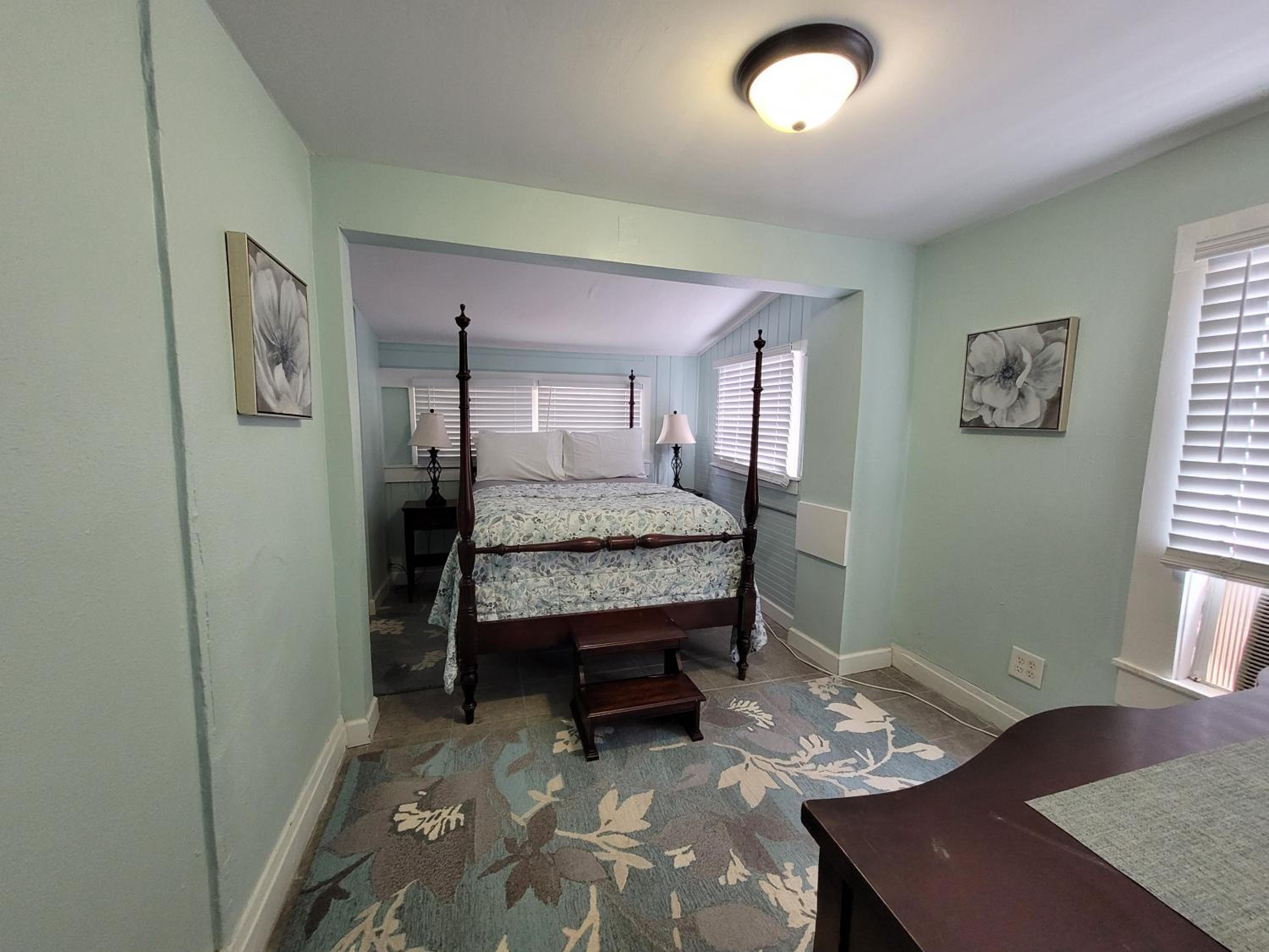 Two-Bedroom Apartment - Photo 19