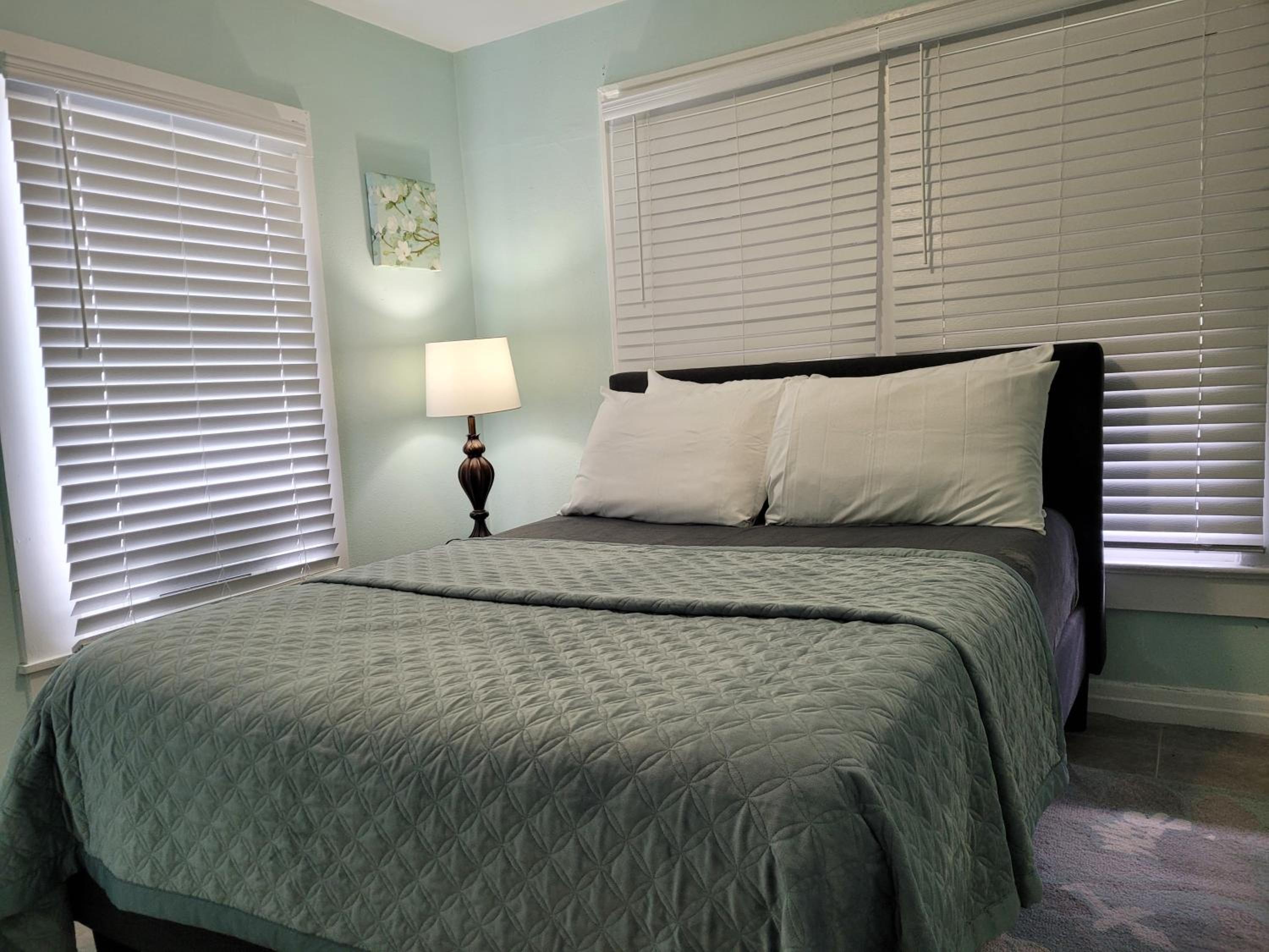 Two-Bedroom Apartment - Photo 16