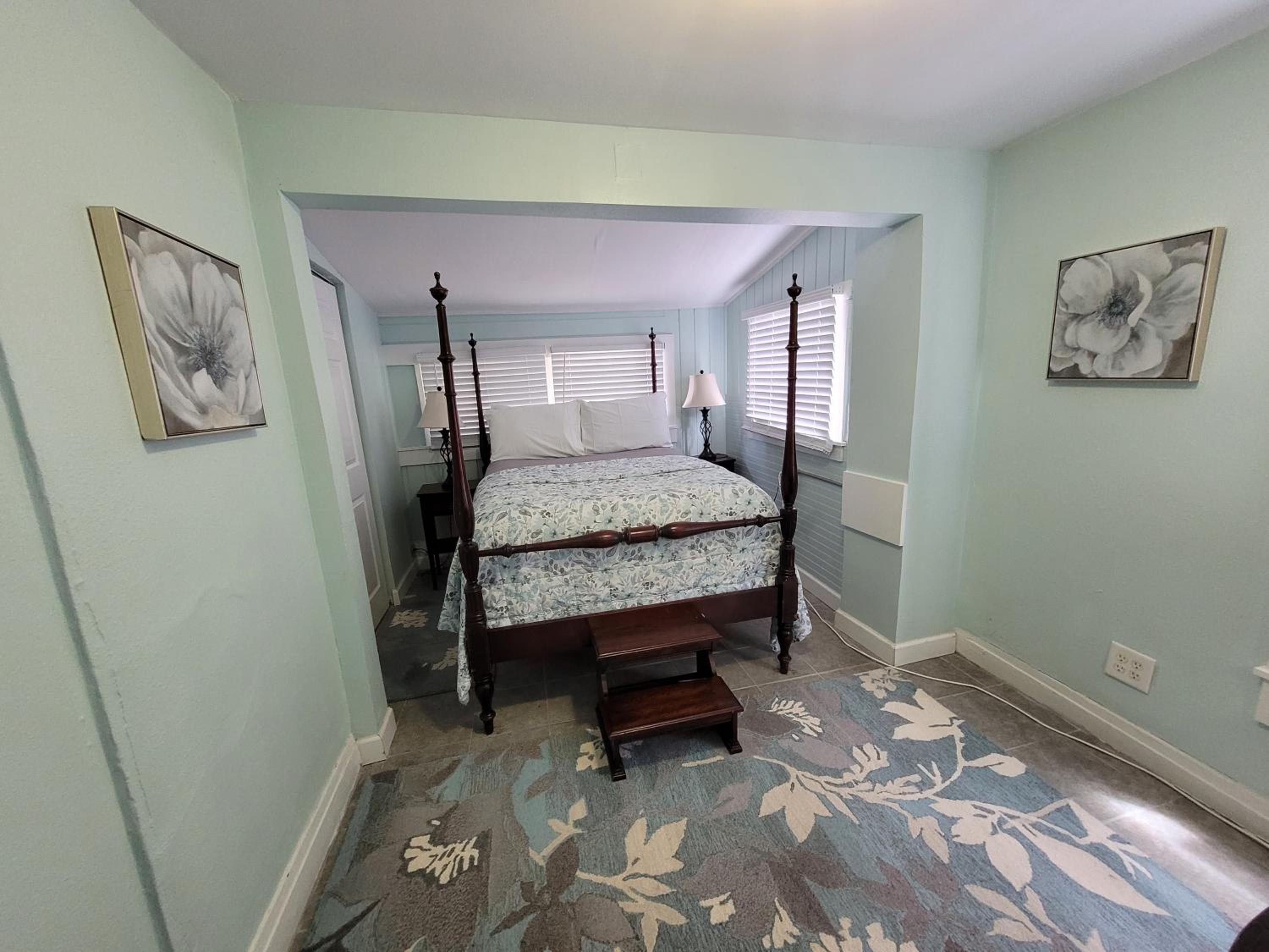 Two-Bedroom Apartment - Photo 12