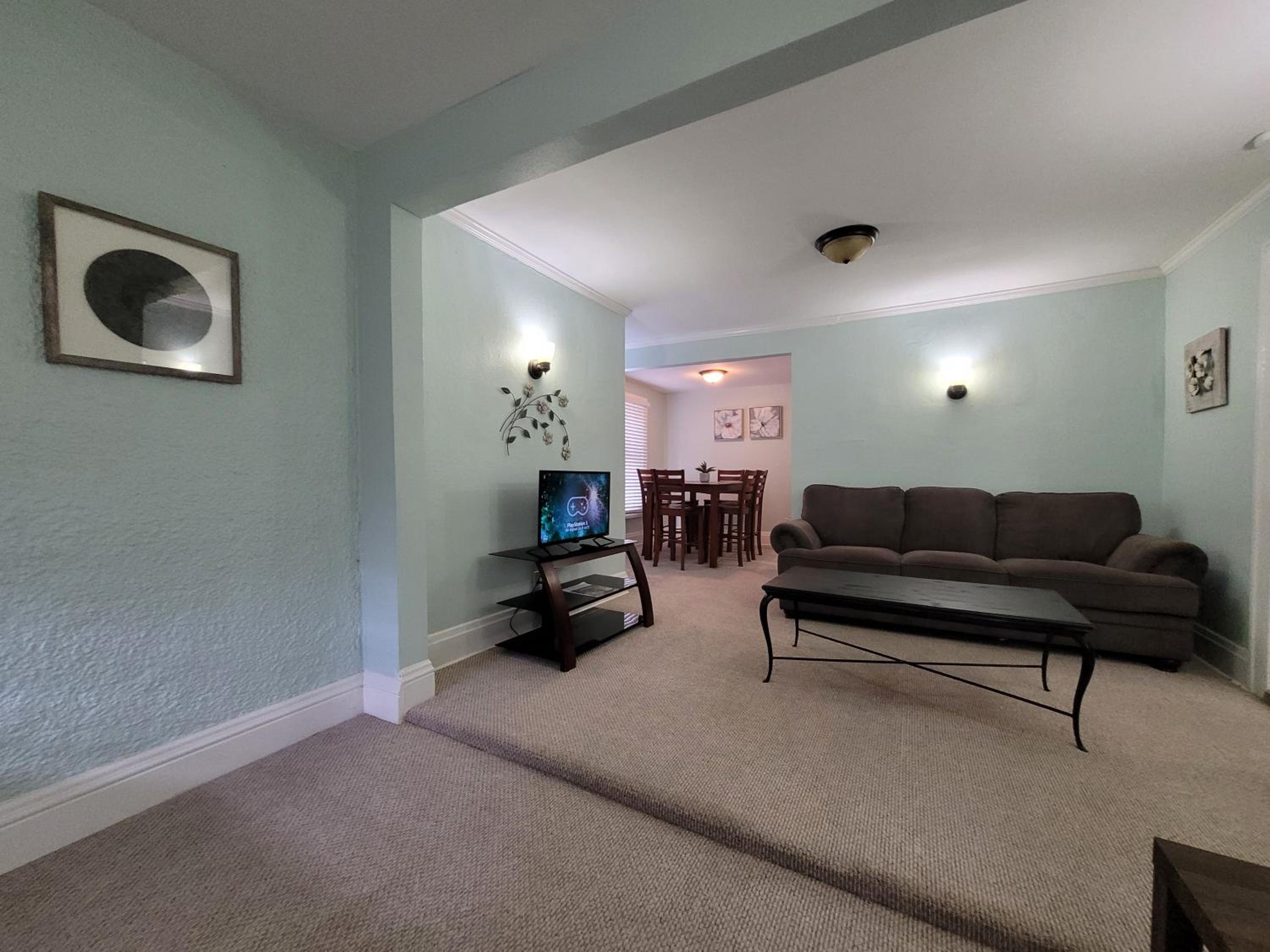 Two-Bedroom Apartment - Photo 10