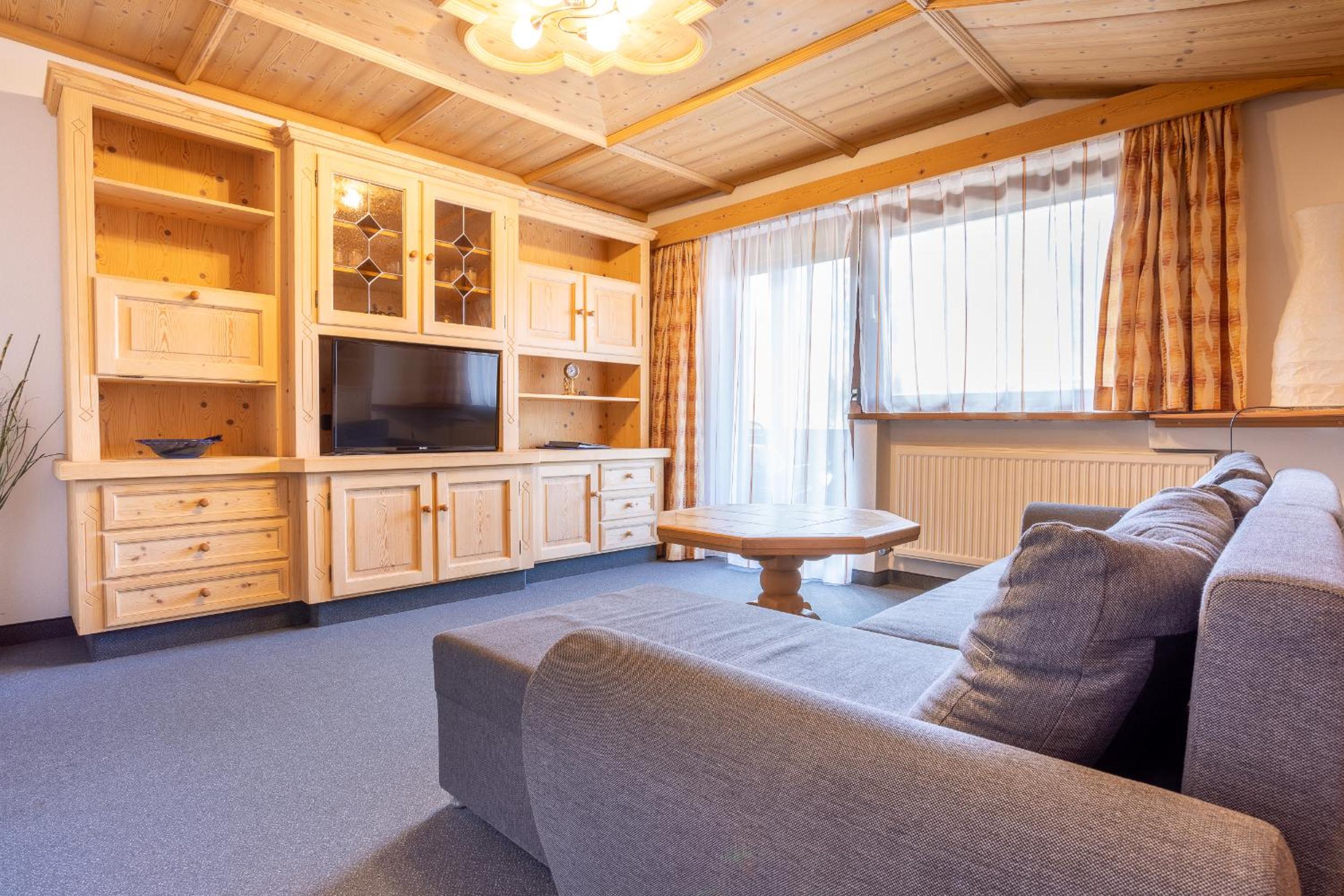 One-Bedroom Apartment with Balcony photo 1