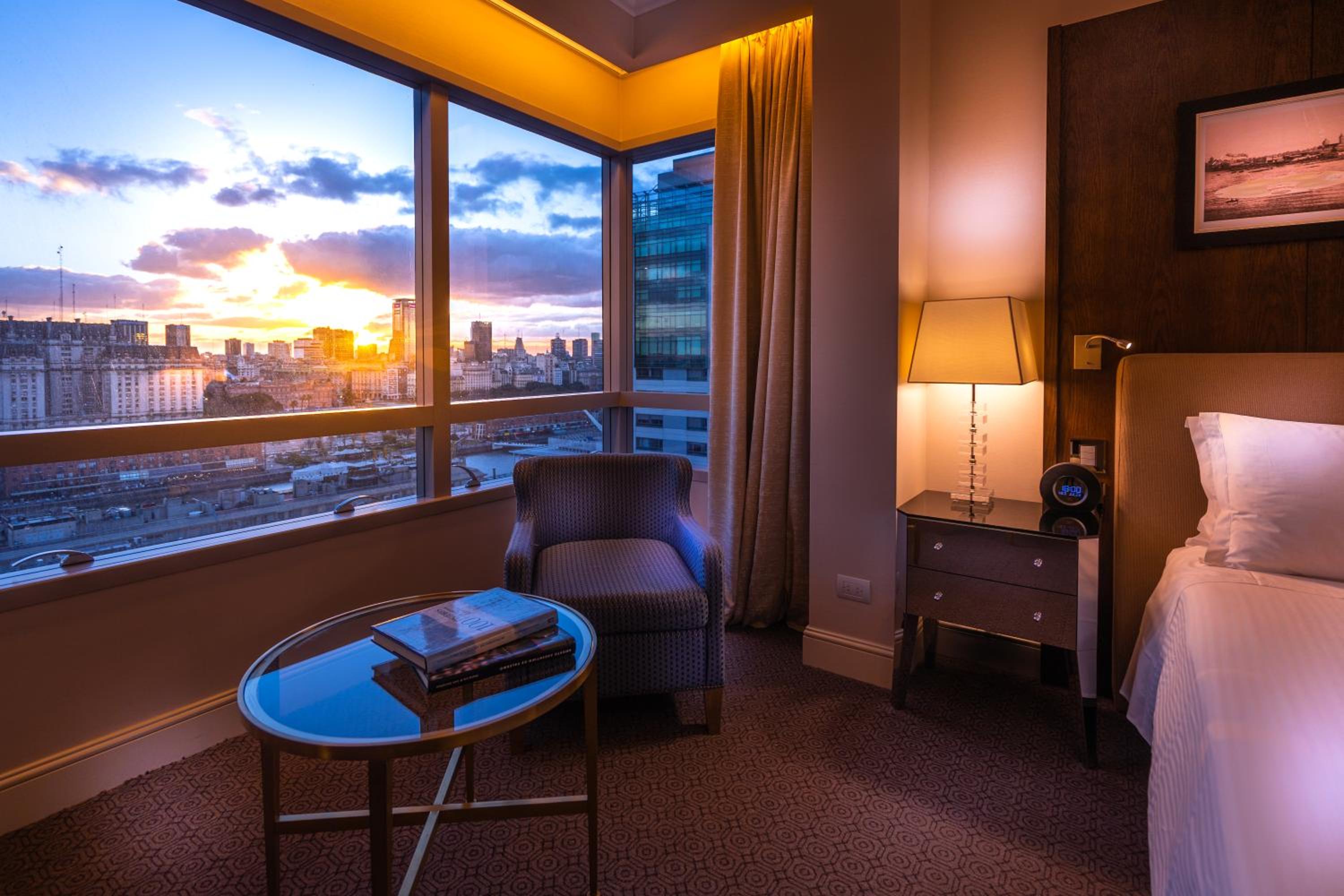 Deluxe Double Or Twin Room With City View