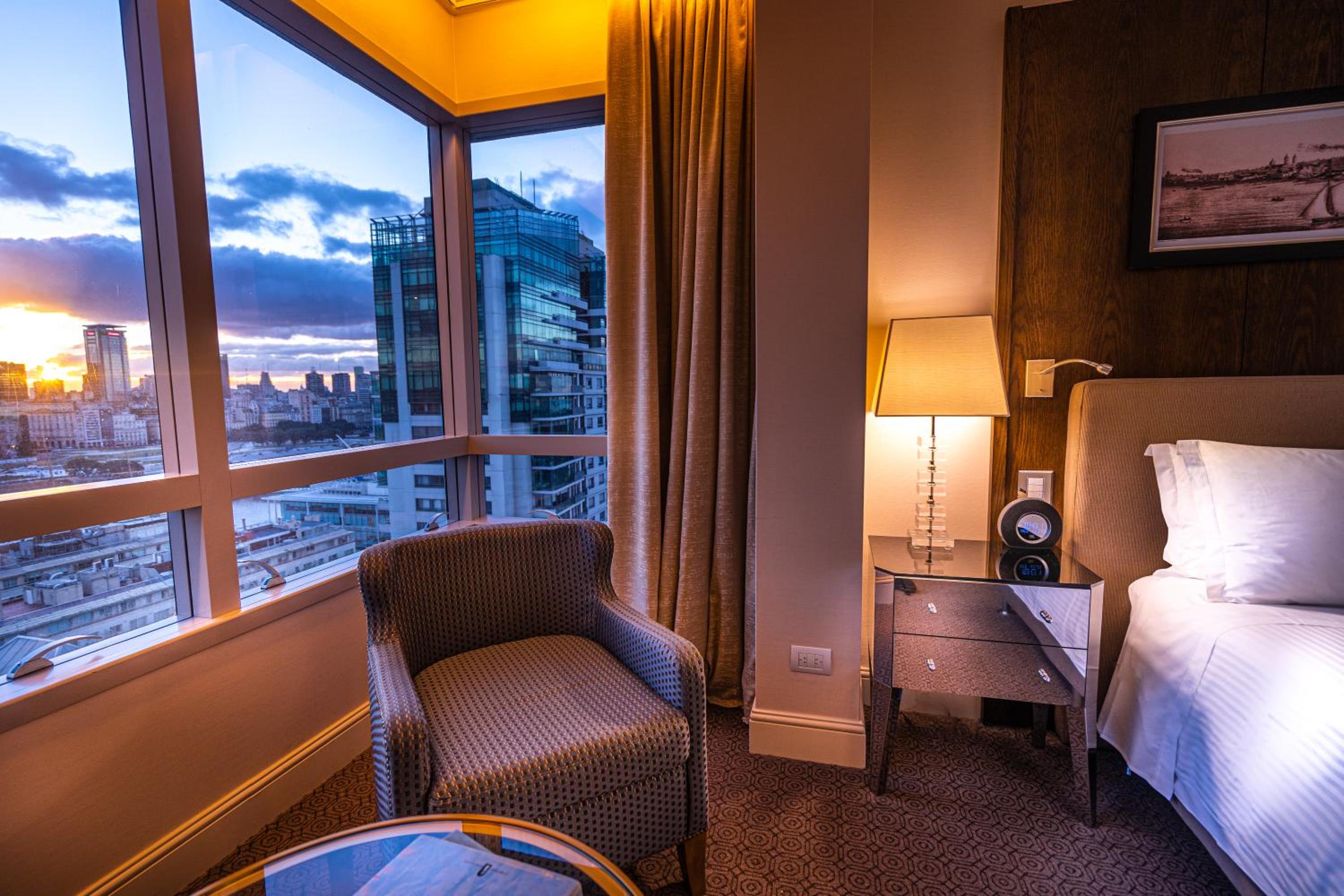 Deluxe Double Or Twin Room With City View