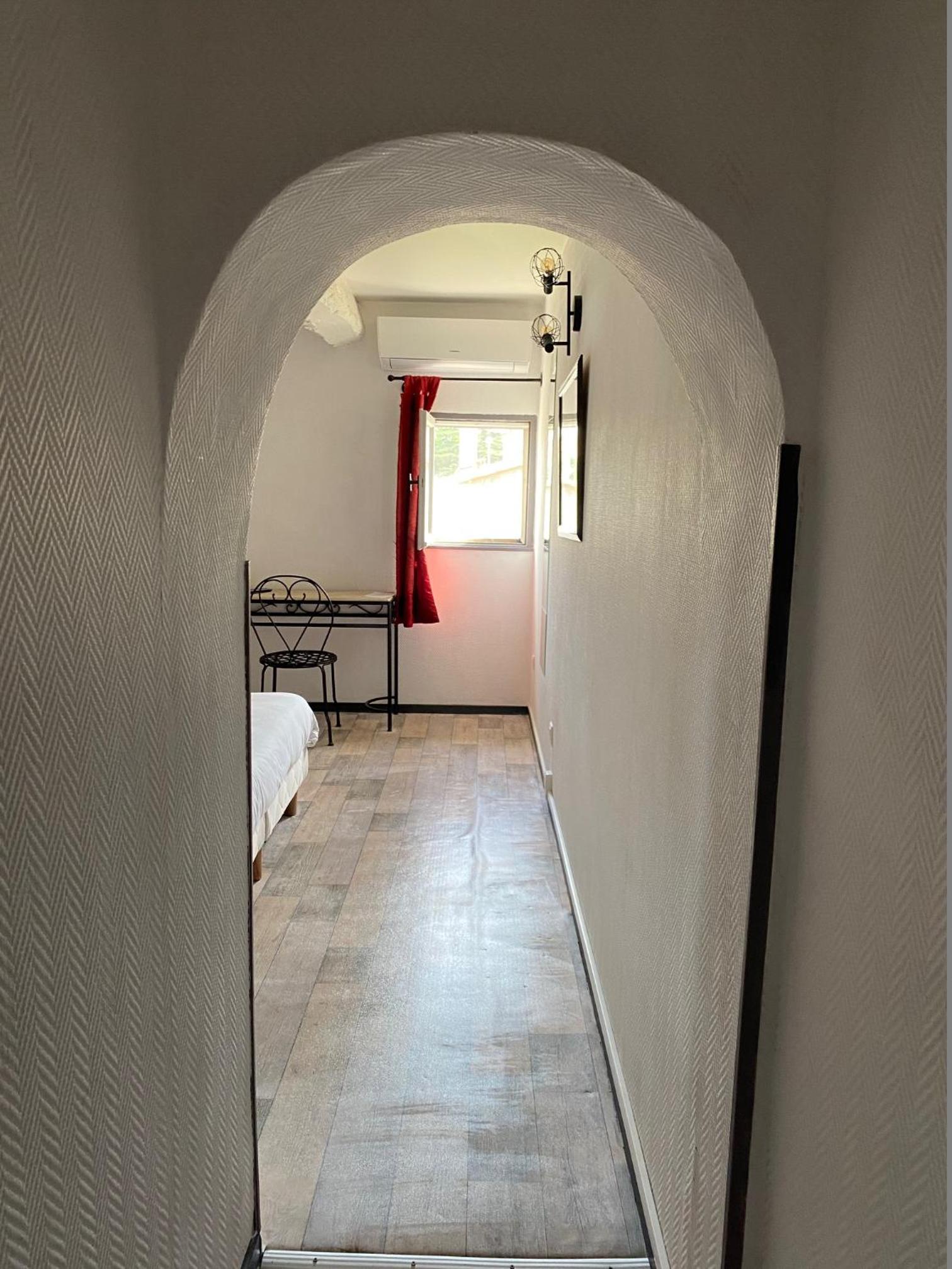 Double Room - Photo 4