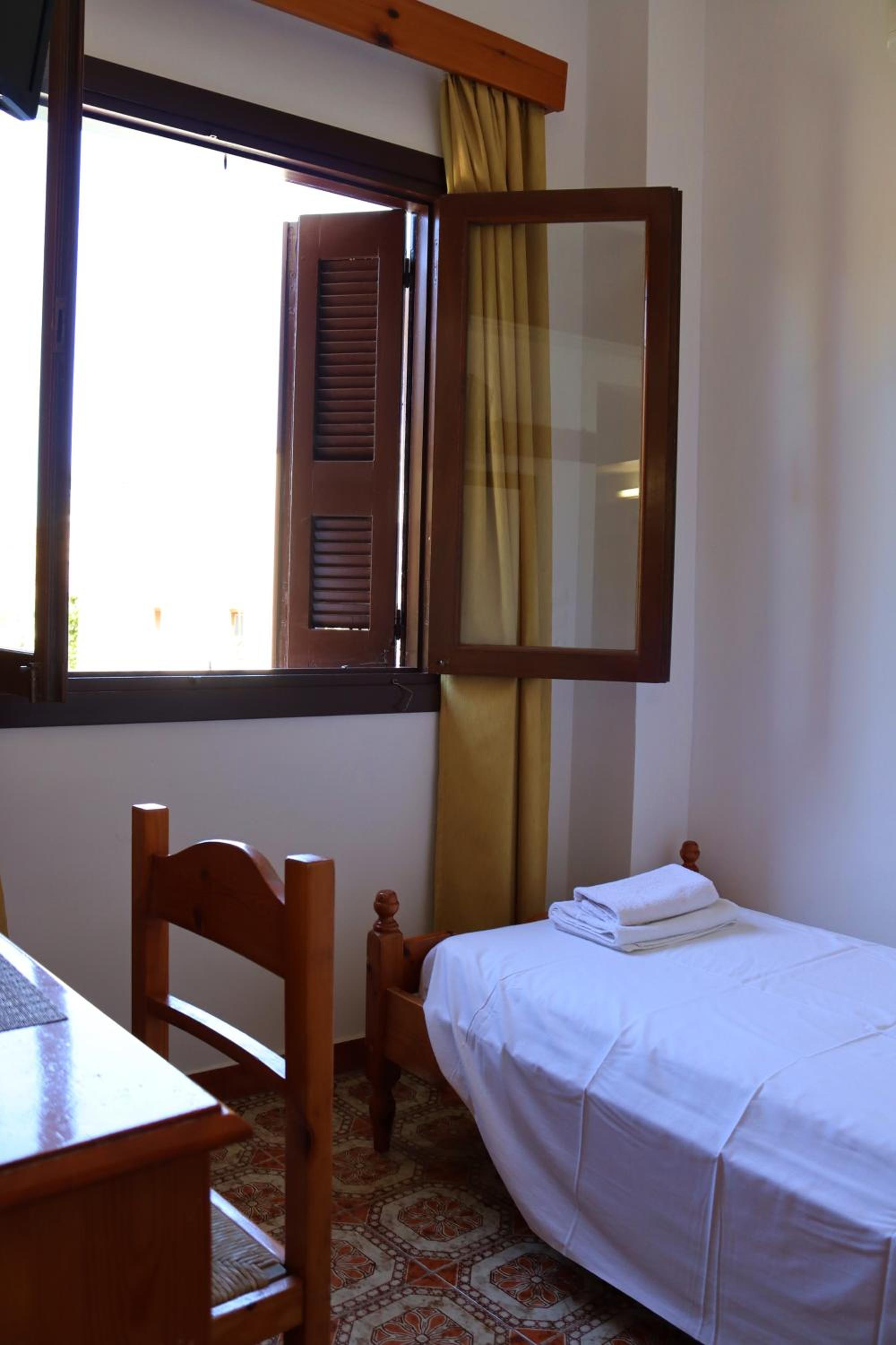 Single Room photo 2