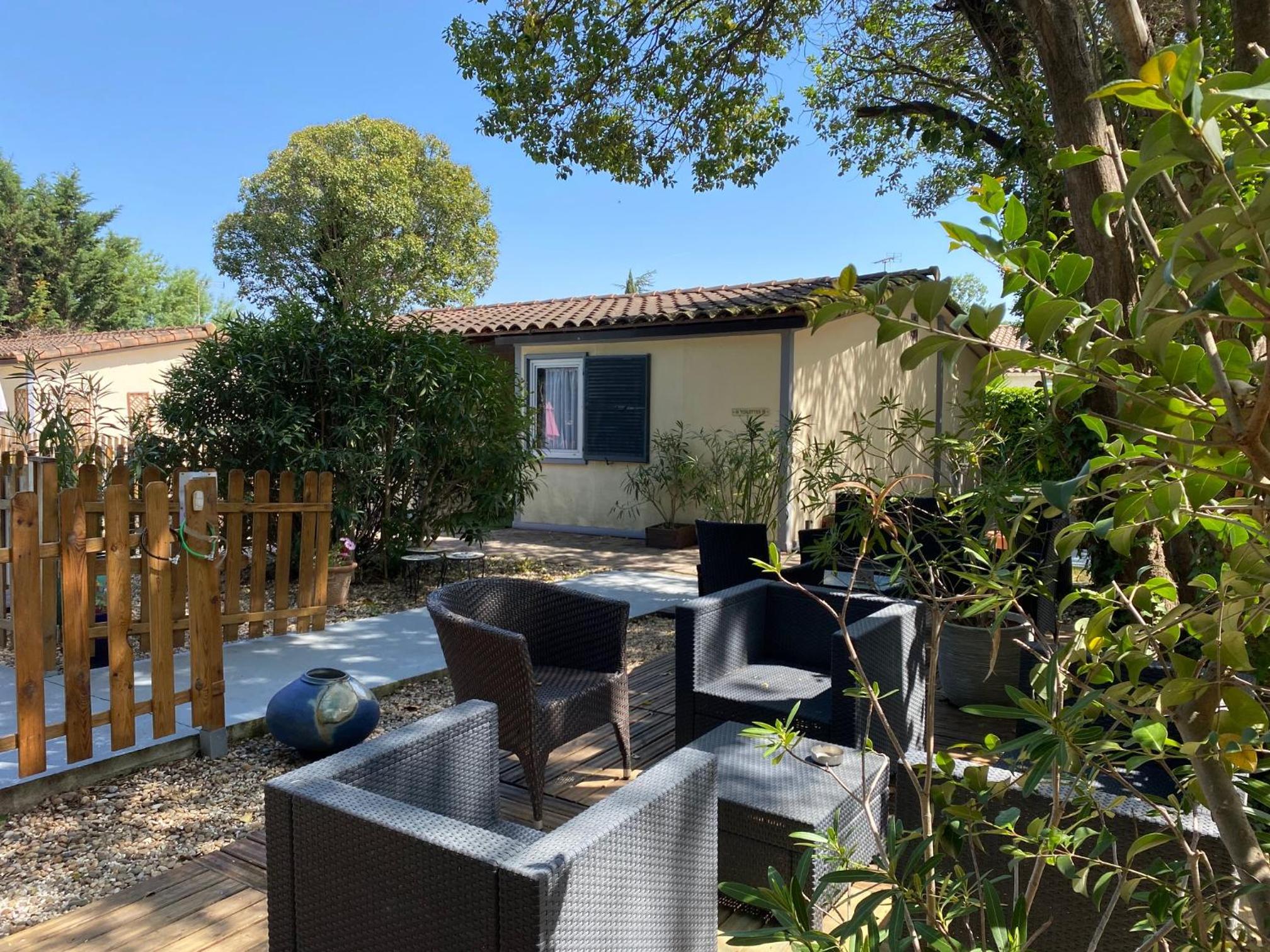 Small Double Room with Garden View - Photo 10