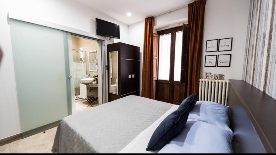 Standard Double Room photo 3