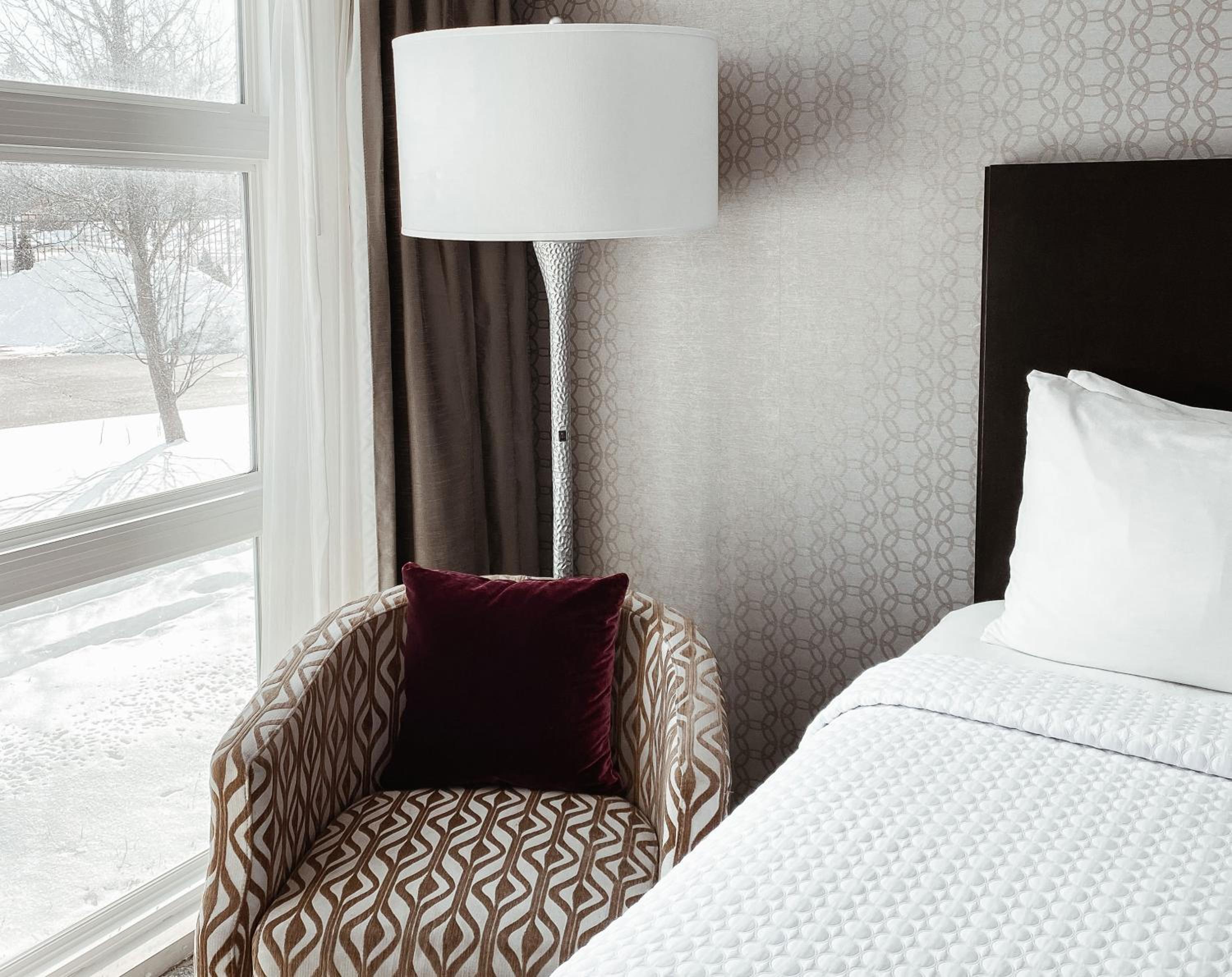 Standard King Room - Photo 5