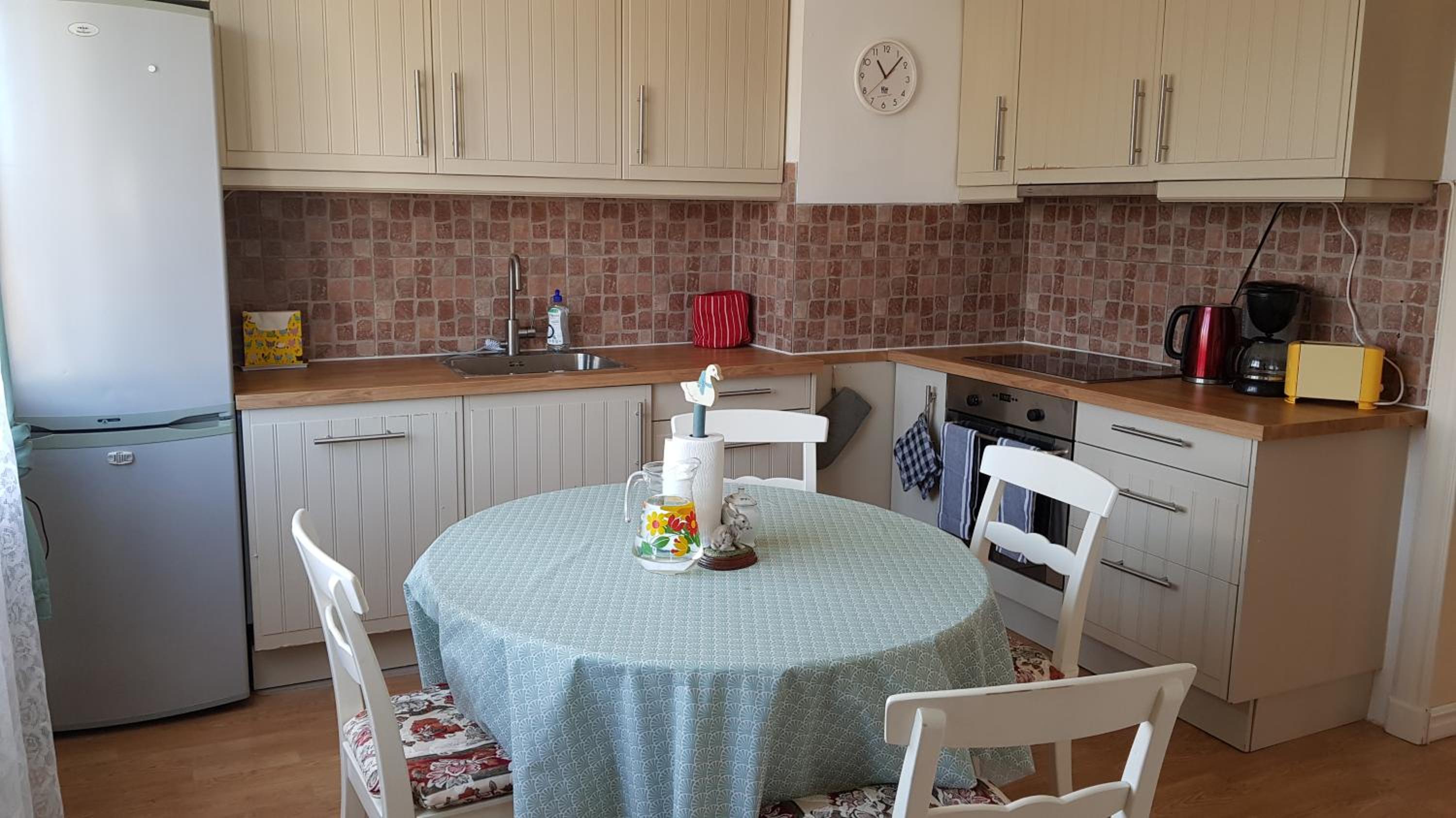 Two-Bedroom House - Photo 10