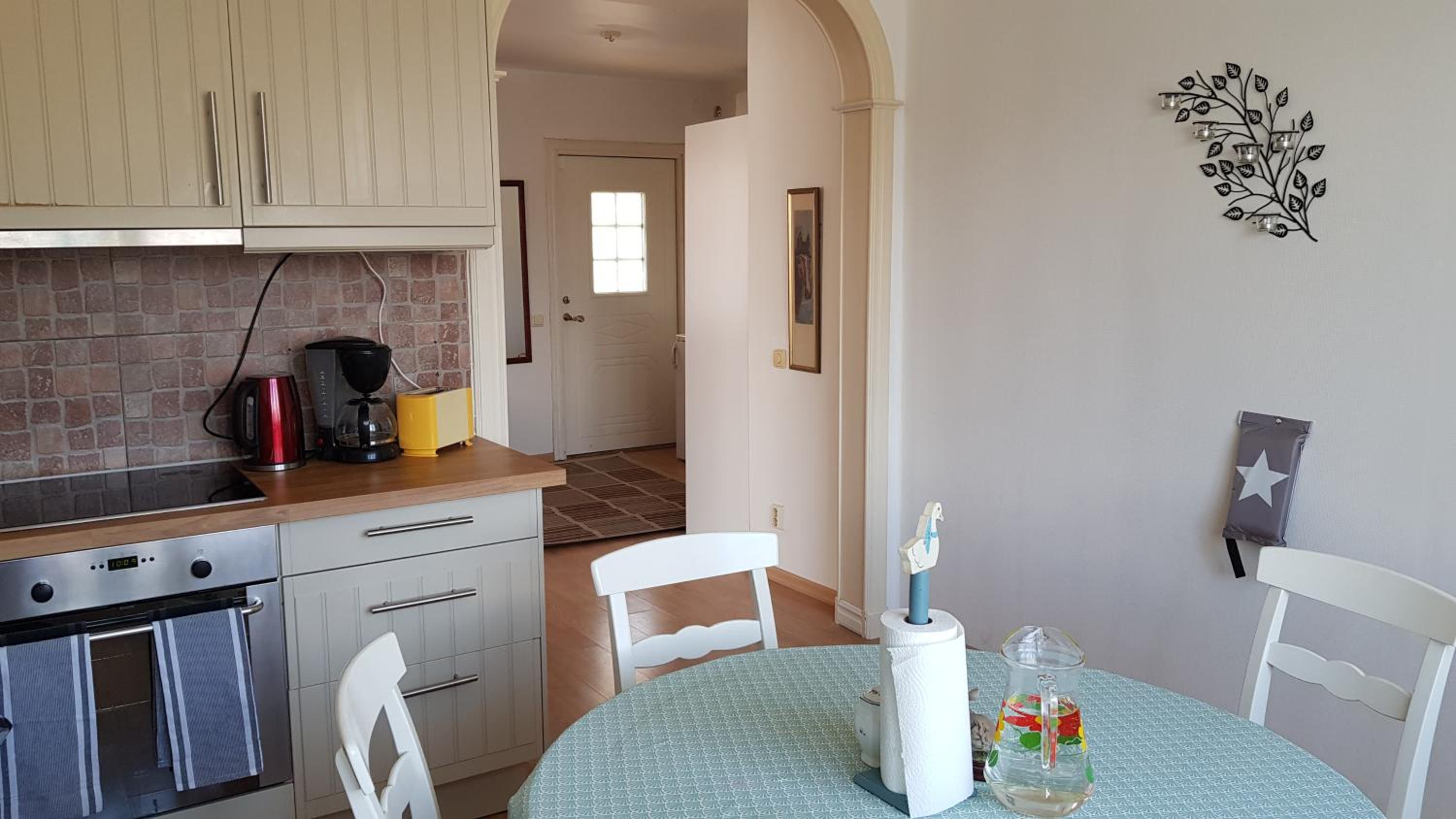 Two-Bedroom House - Photo 5