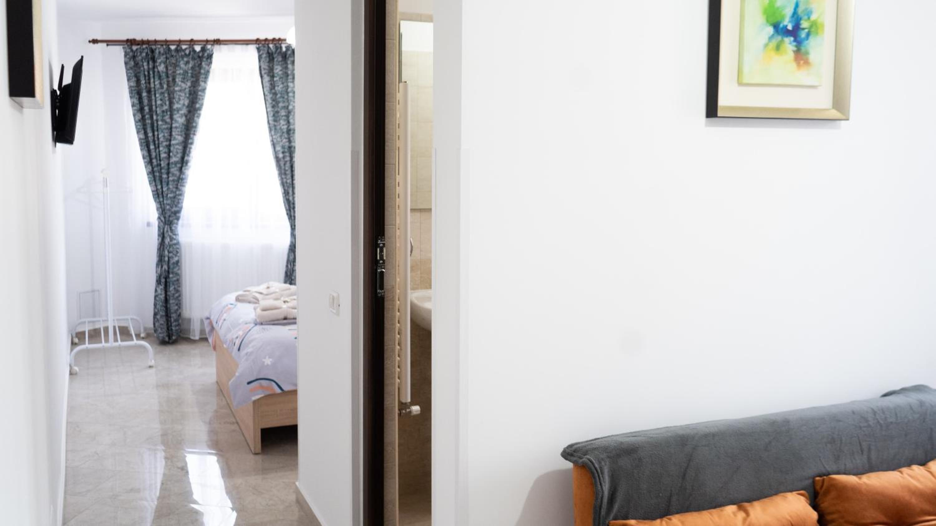 Apartment with Balcony photo 1