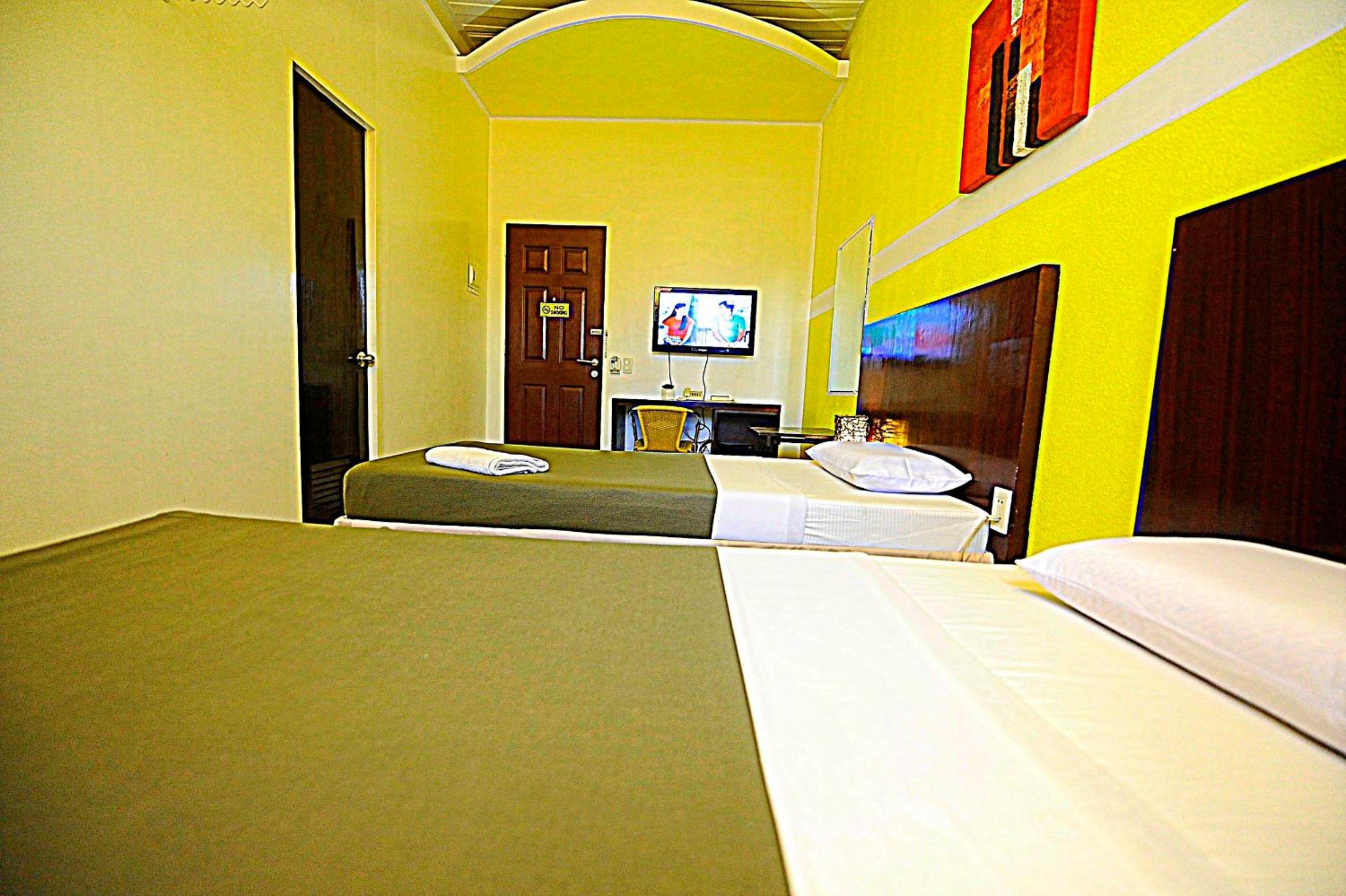 Twin Room - Photo 3