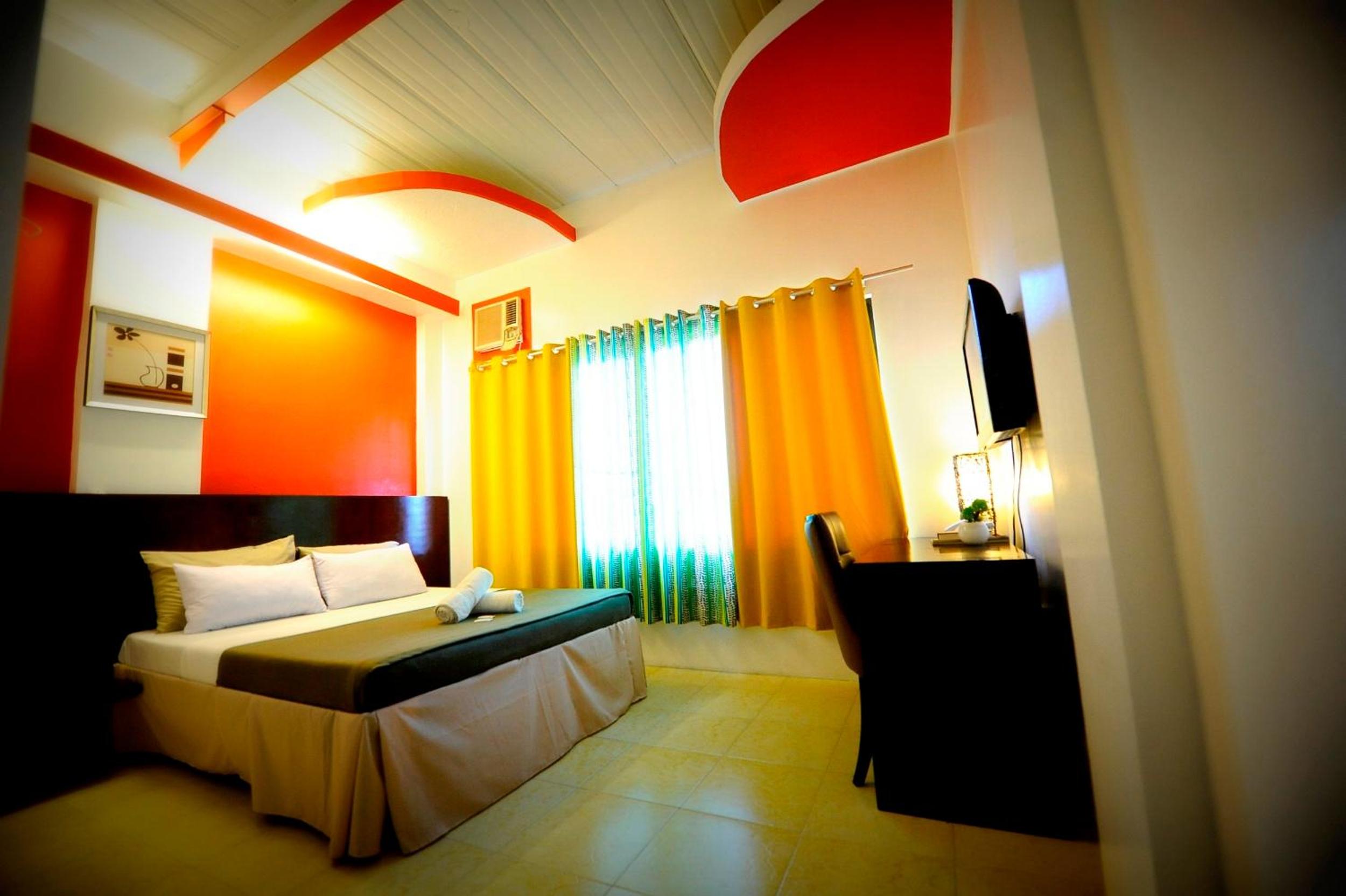 Deluxe Queen Room - Photo 6