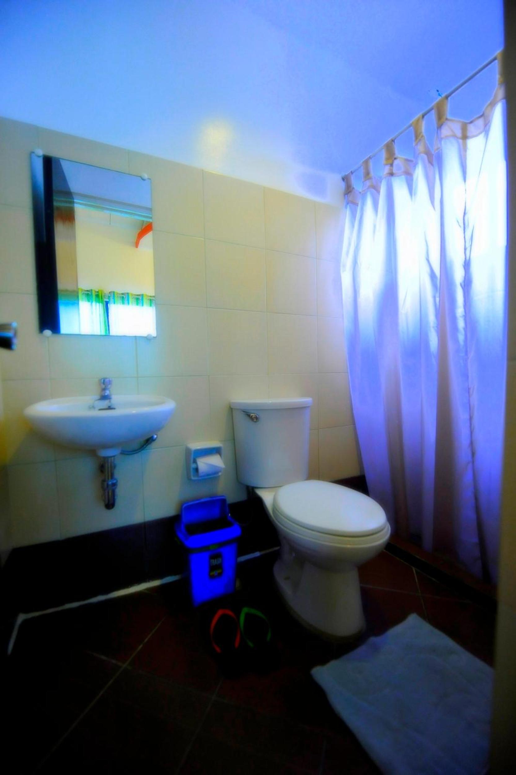 Deluxe Queen Room - Photo 4