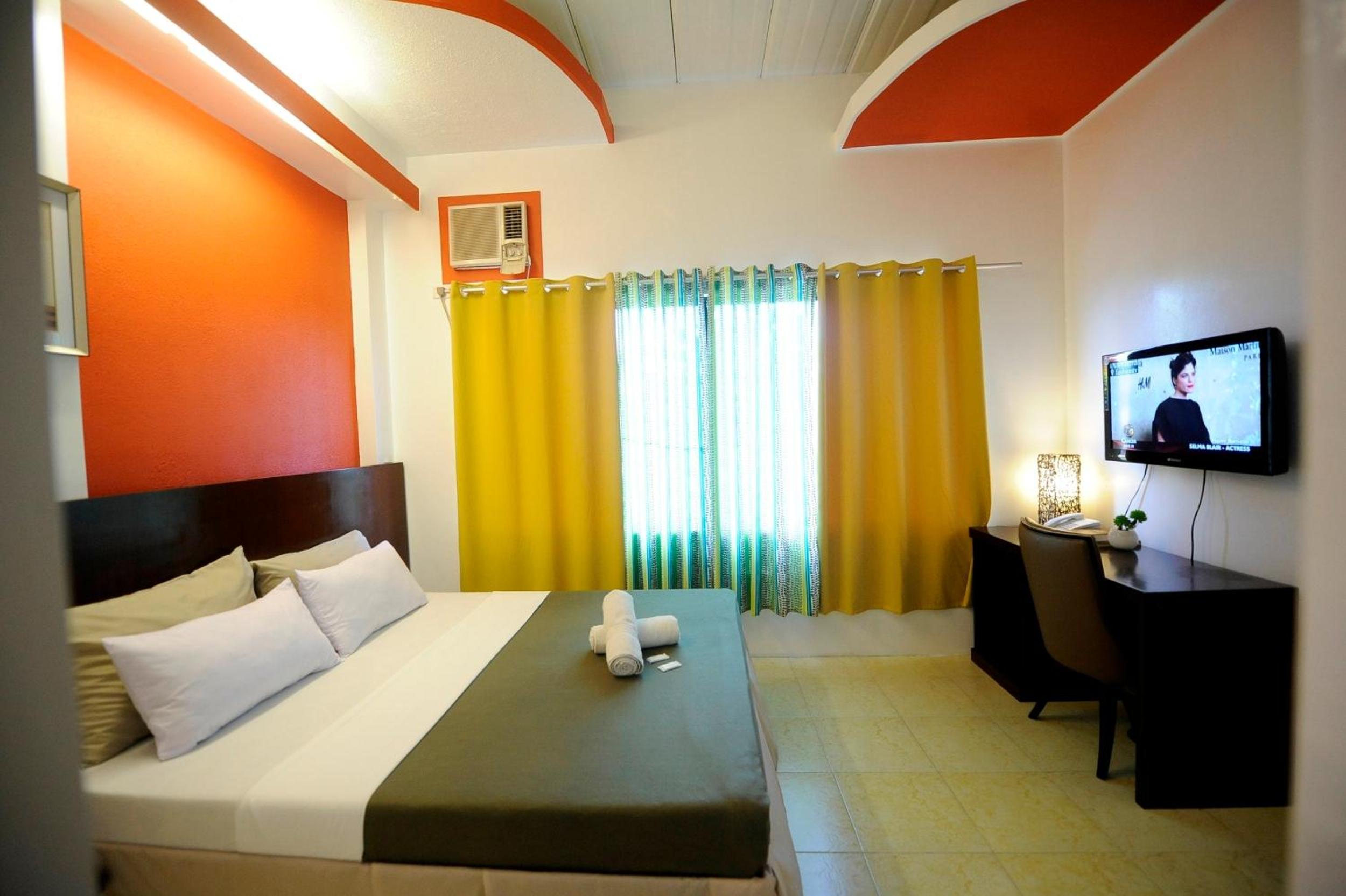 Deluxe Queen Room - Photo 3