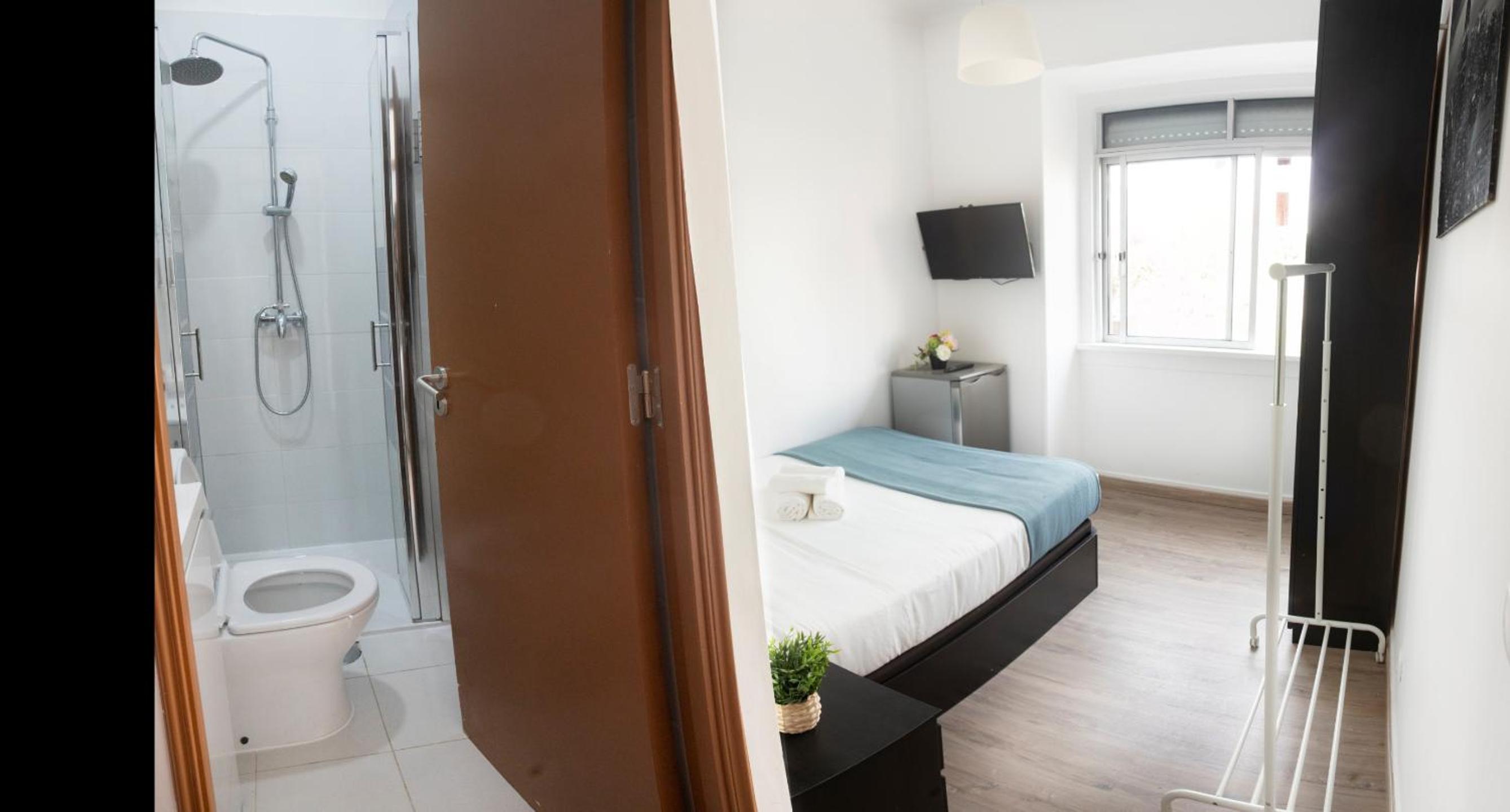 Standard Double Room - Photo 2