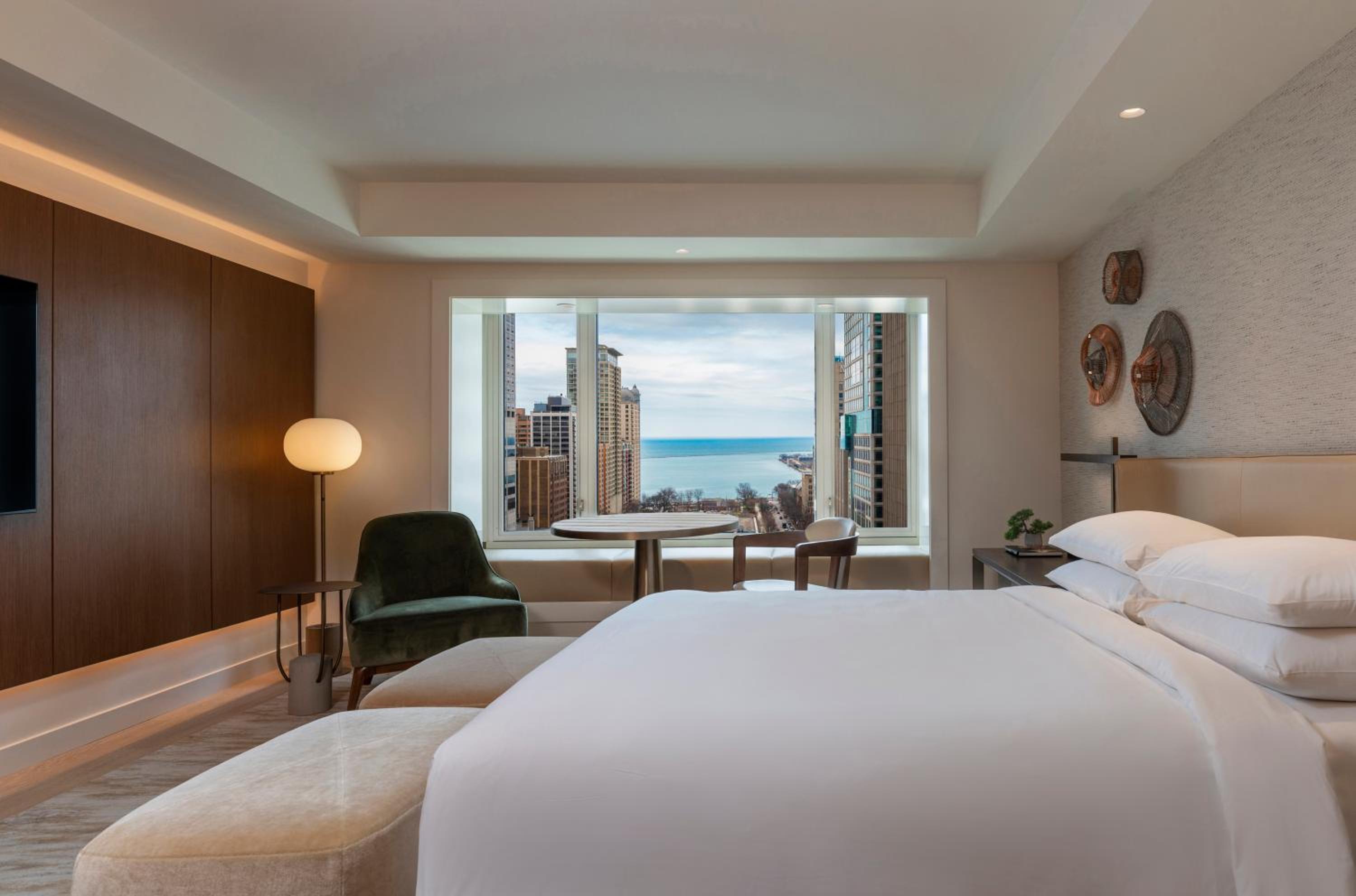 King Room with Lake View - Photo 2