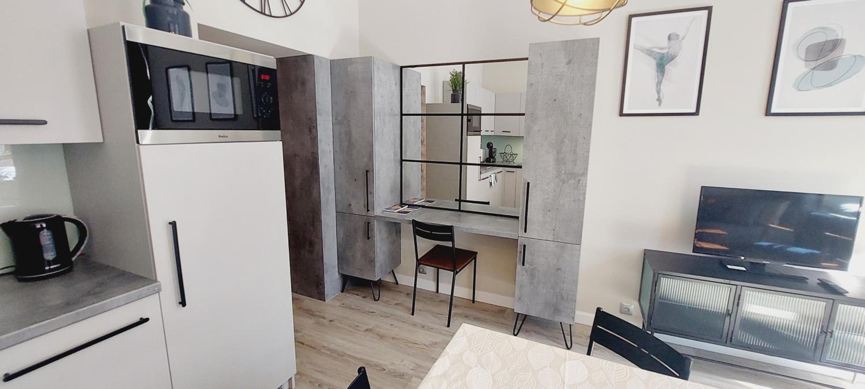 Two-Bedroom Apartment - Photo 22